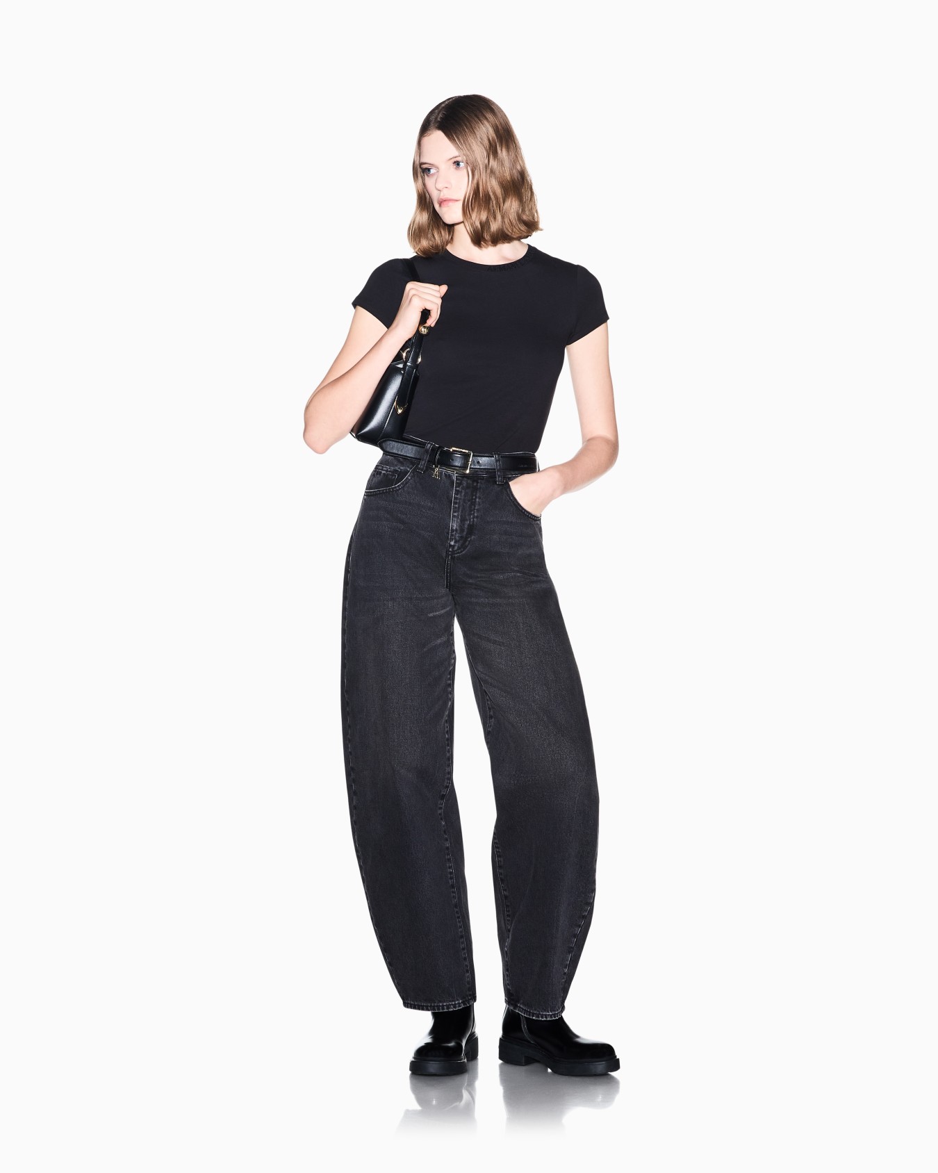 slim fit t-shirt in organic cotton stretch jersey Slide 1