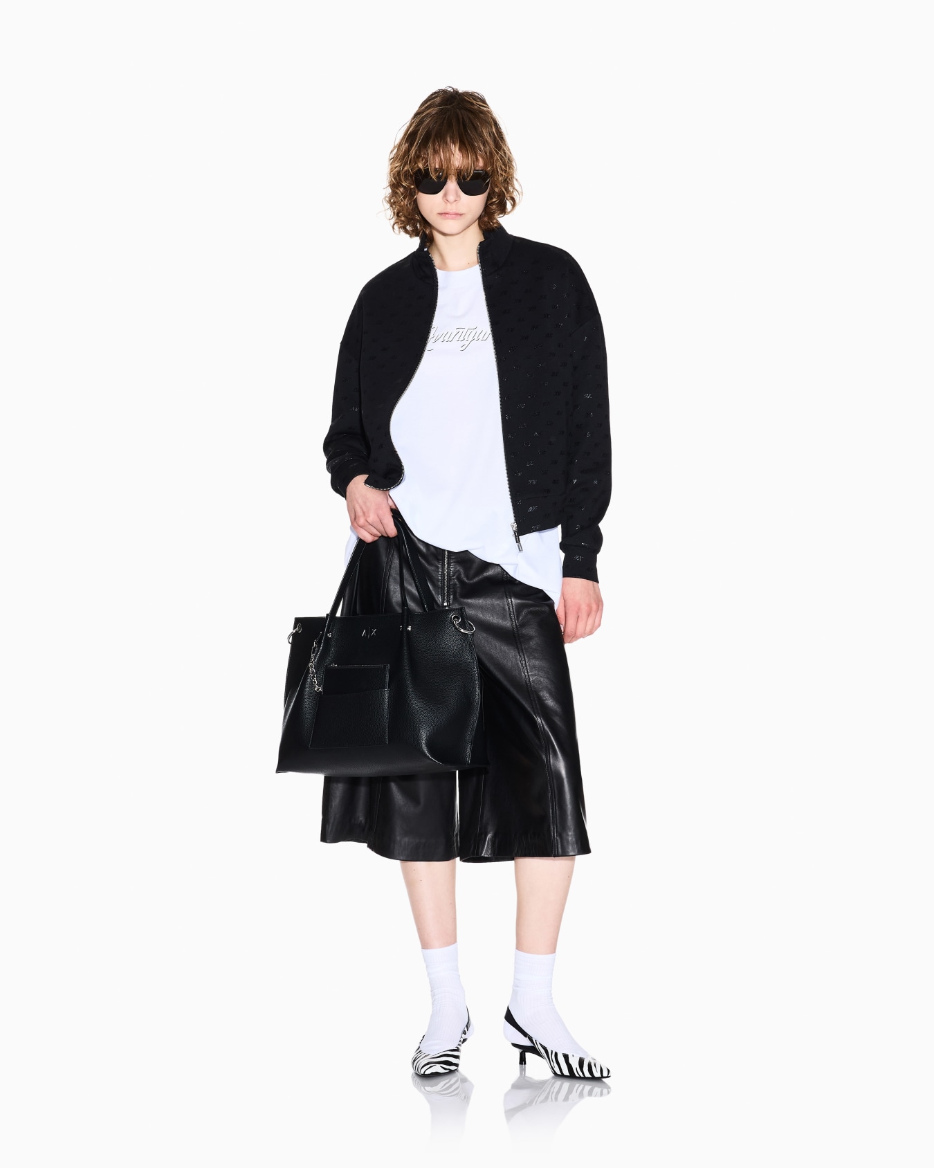 sweatshirt in organic cotton with allover print Slide 1