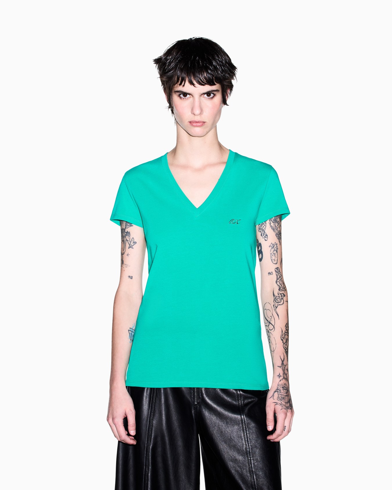 slim fit t-shirt in stretch cotton jersey Slide 3