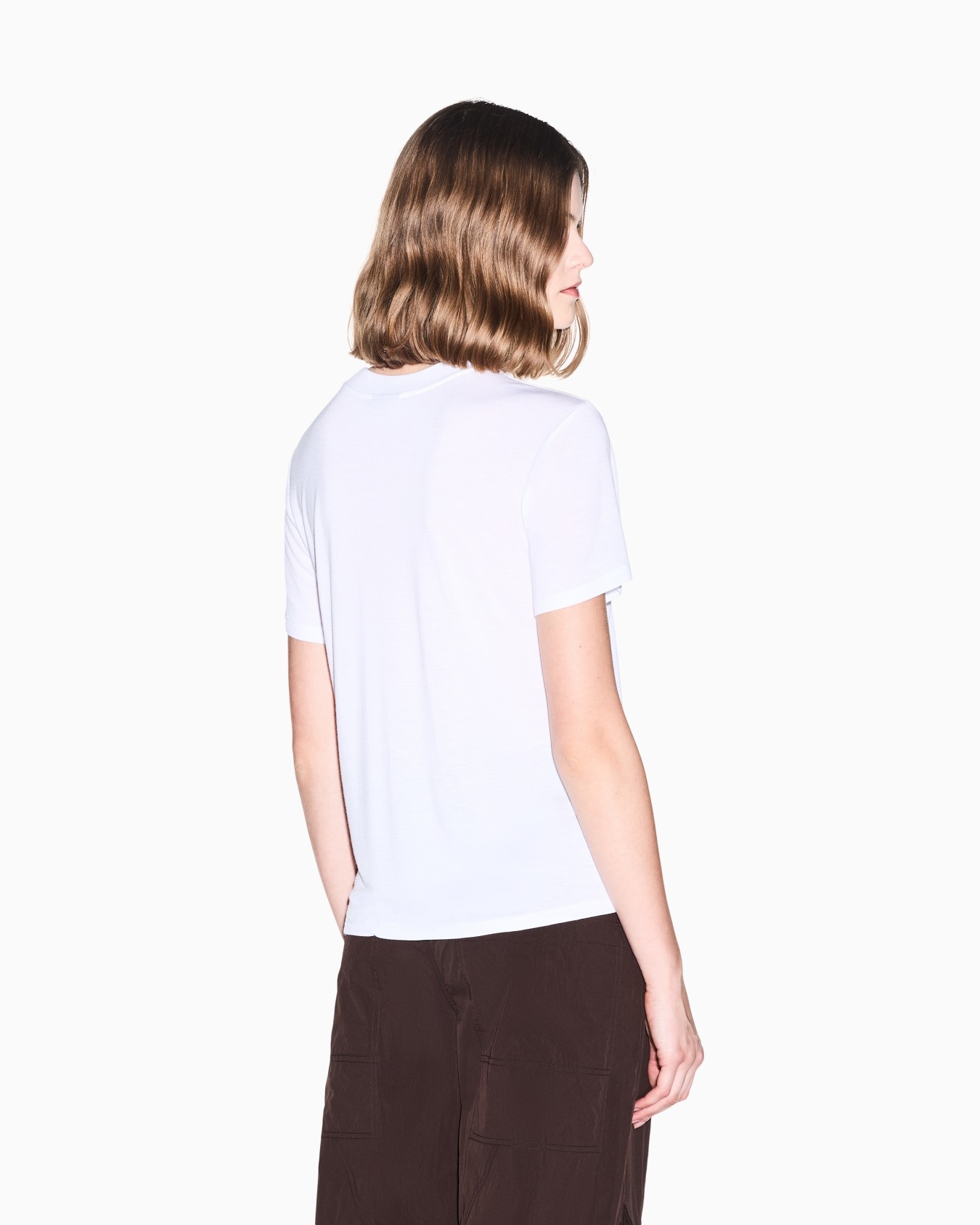 Camiseta de punto de viscosa con logotipo metálico Diapositiva 5
