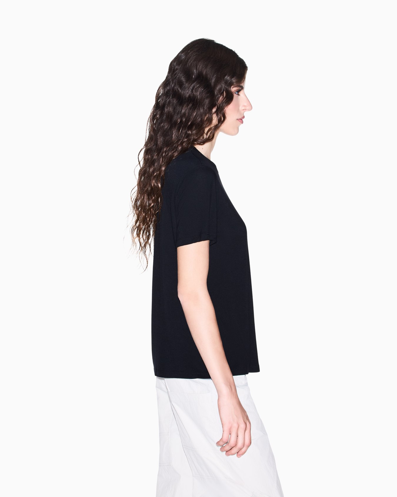 Crew neck T-shirt in viscose jersey with a metallic logo Slide 7
