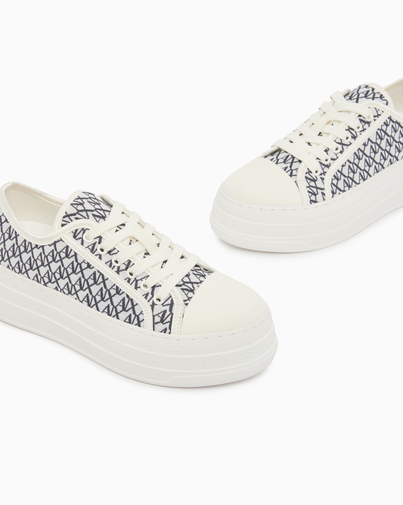 オールオーバージャカードロゴ ボリュームソール キャンバス スニーカー スライドする 4