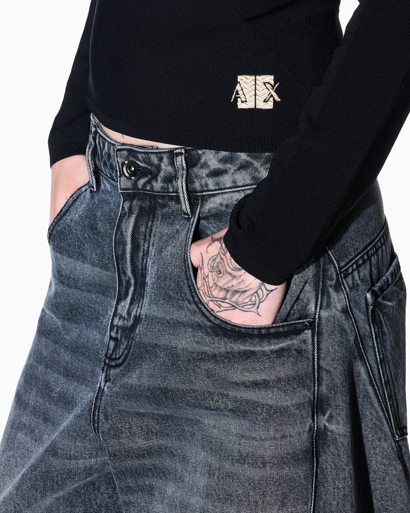 regular fit pullover knitted in recycled viscose Slide 6