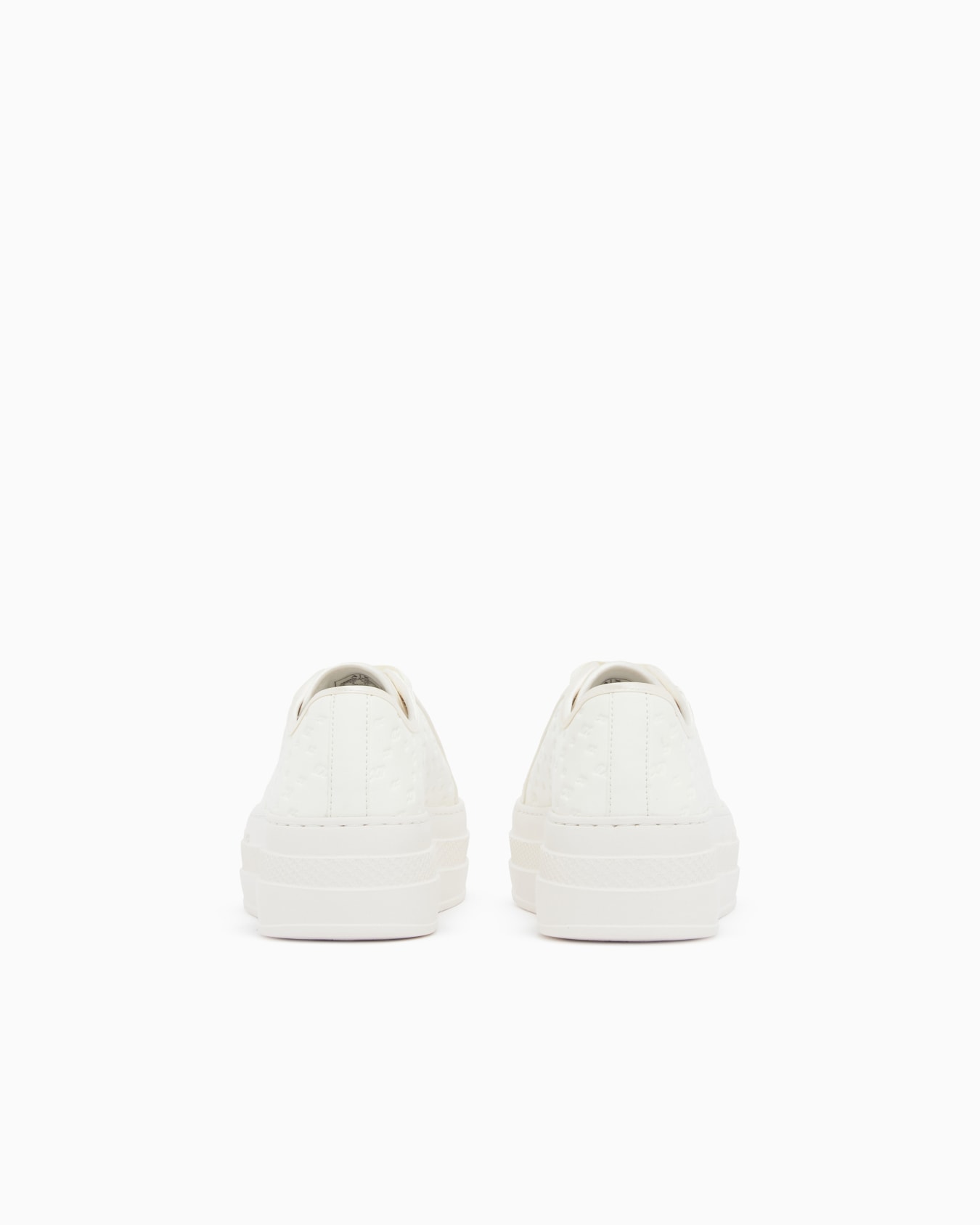 Sneakers Slide 3