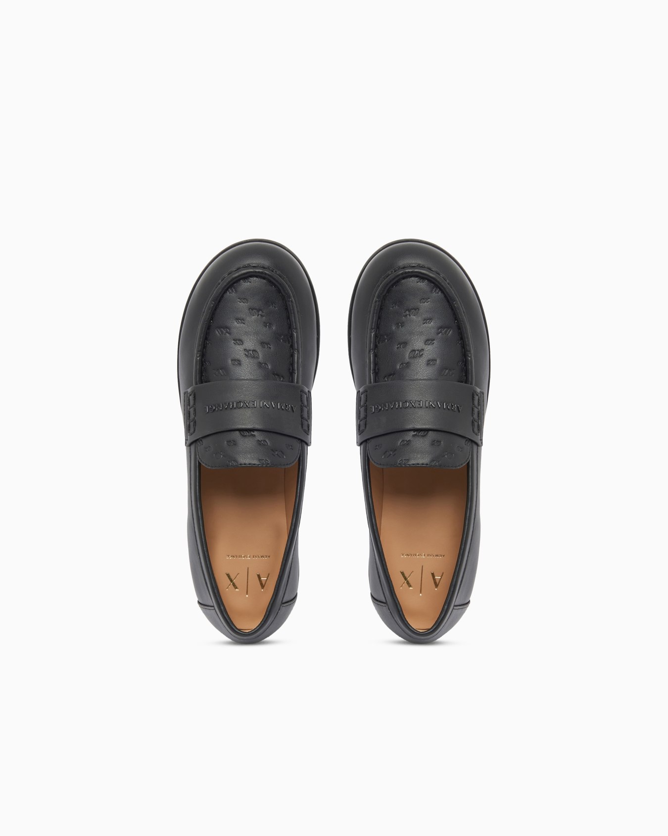 Mocasines clásicos con motivo en relieve y suela de goma Diapositiva 2