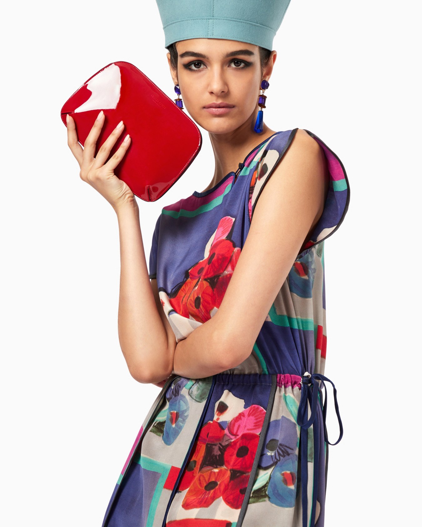La Prima clutch bag in patent leather Slide 5