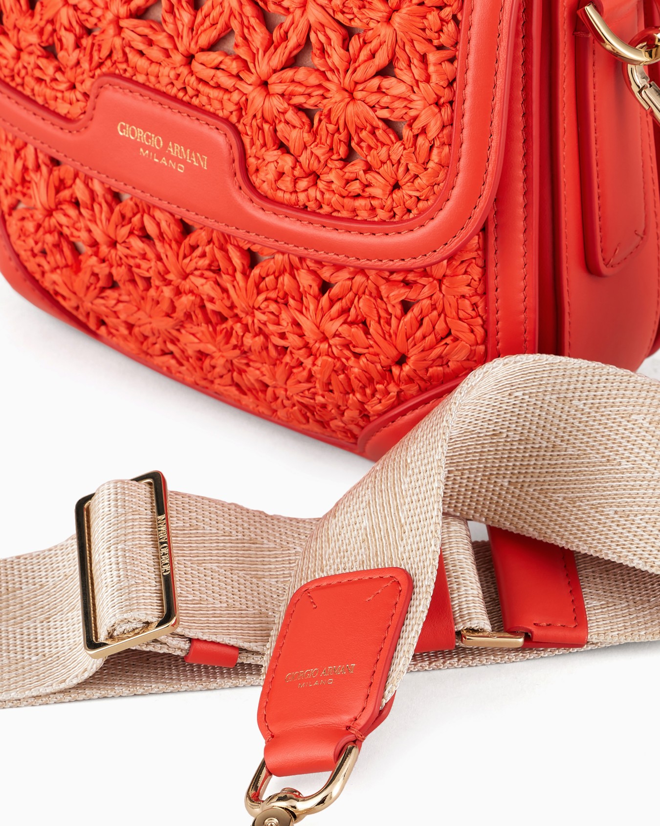 La Prima shoulder bag in plaited raffia and leather Slide 5