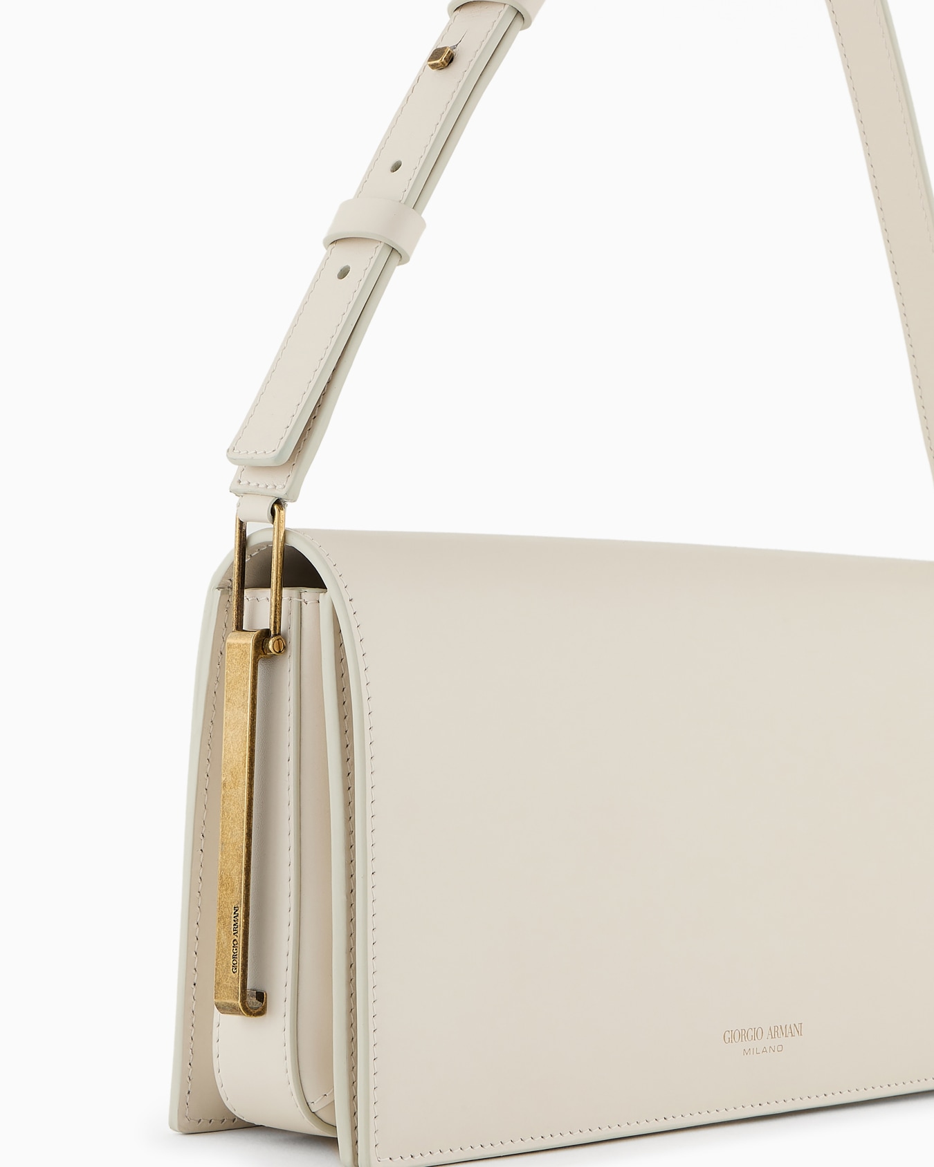 Polished leather baguette bag Slide 4