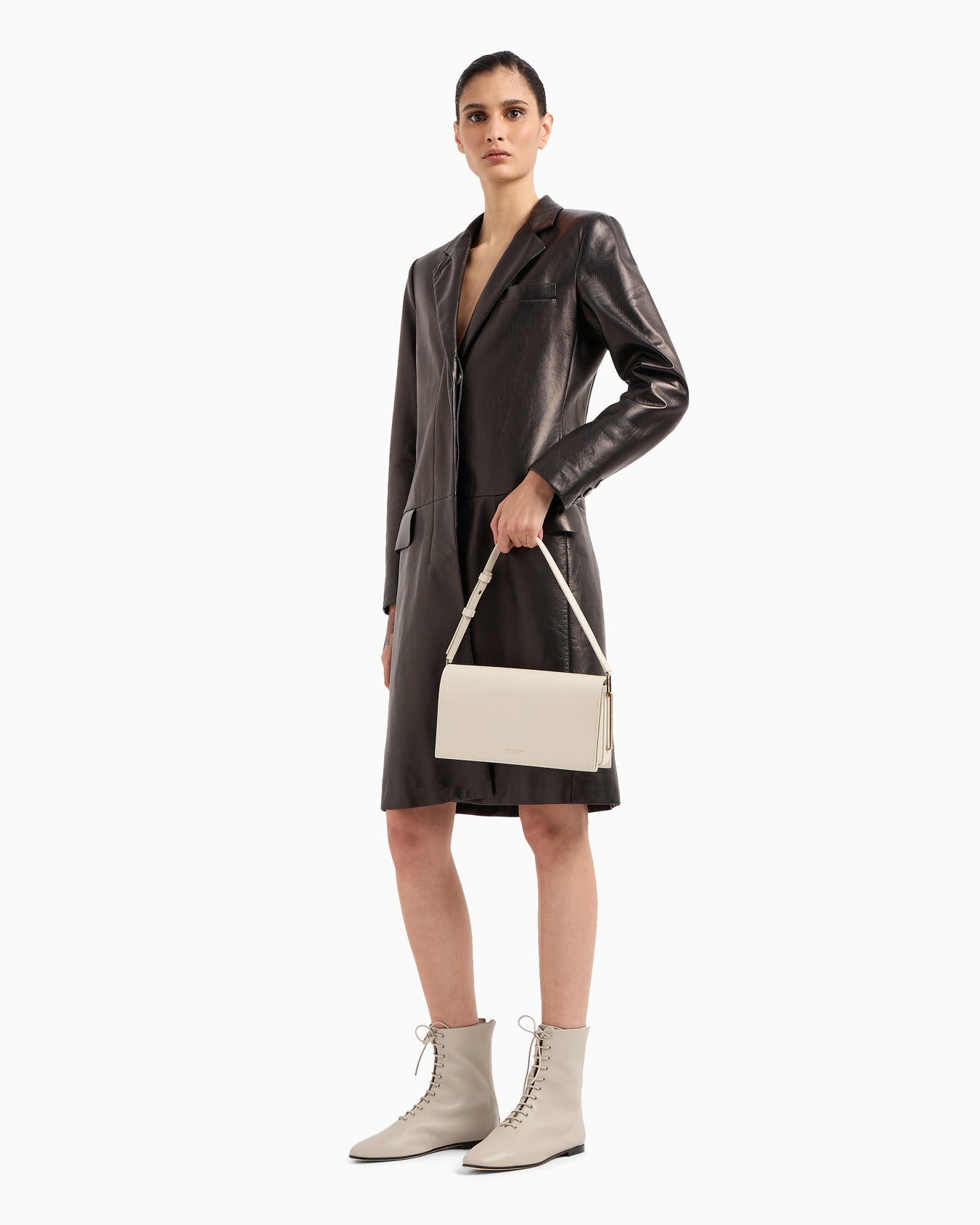 Polished leather baguette bag Slide 5