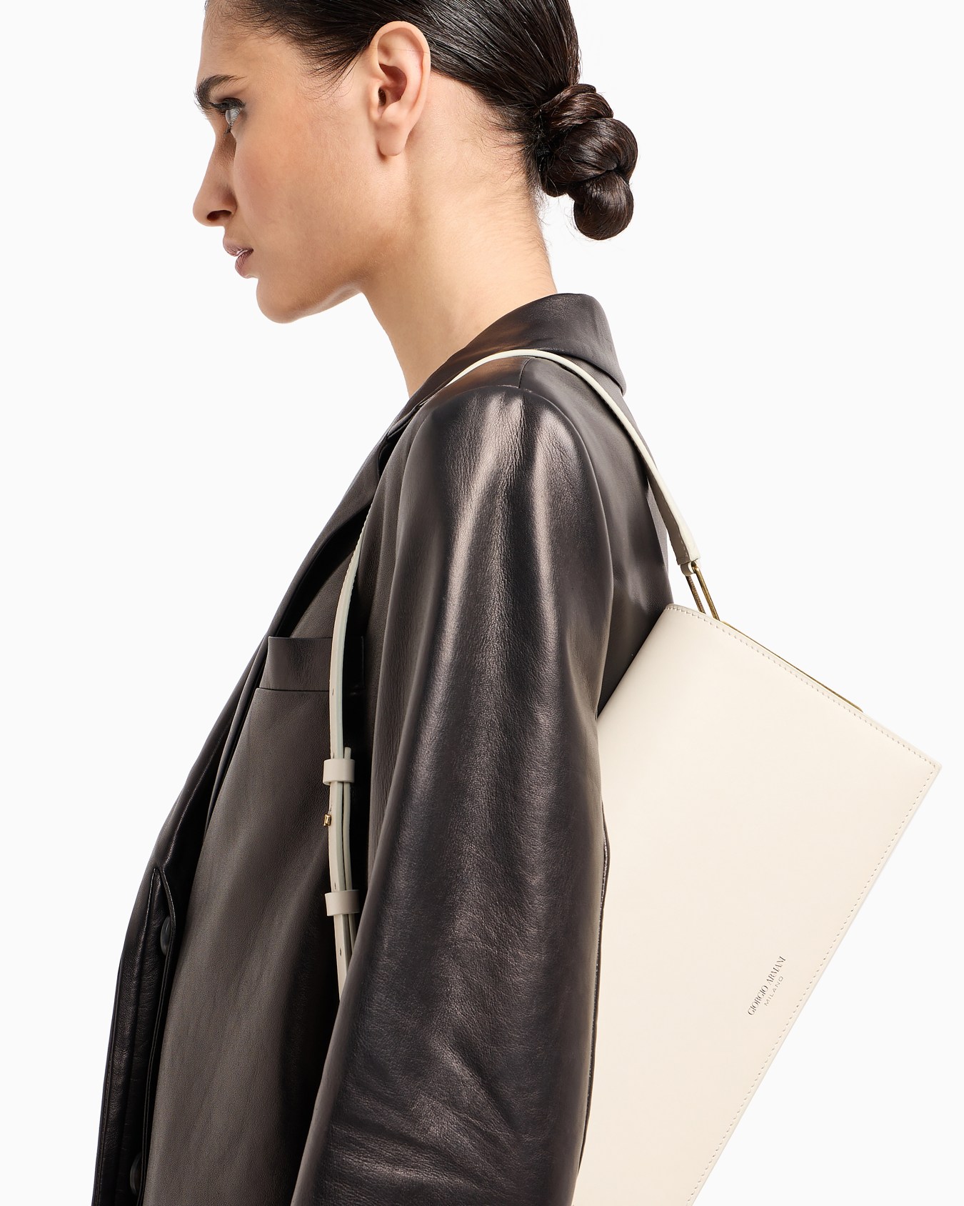 Polished leather baguette bag Slide 6