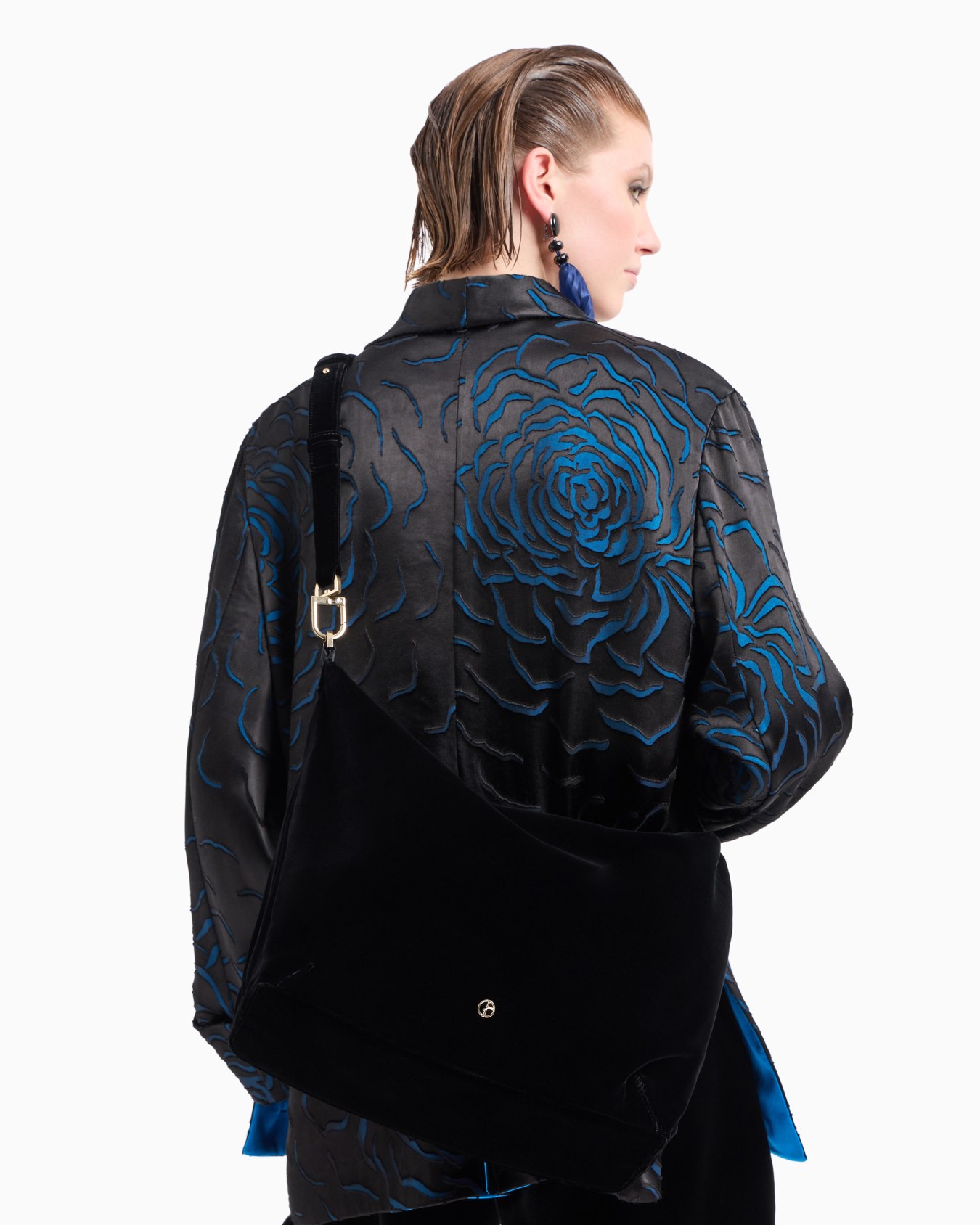 Hobo Bag la Prima Soft in großer Größe aus Samt Folie 6
