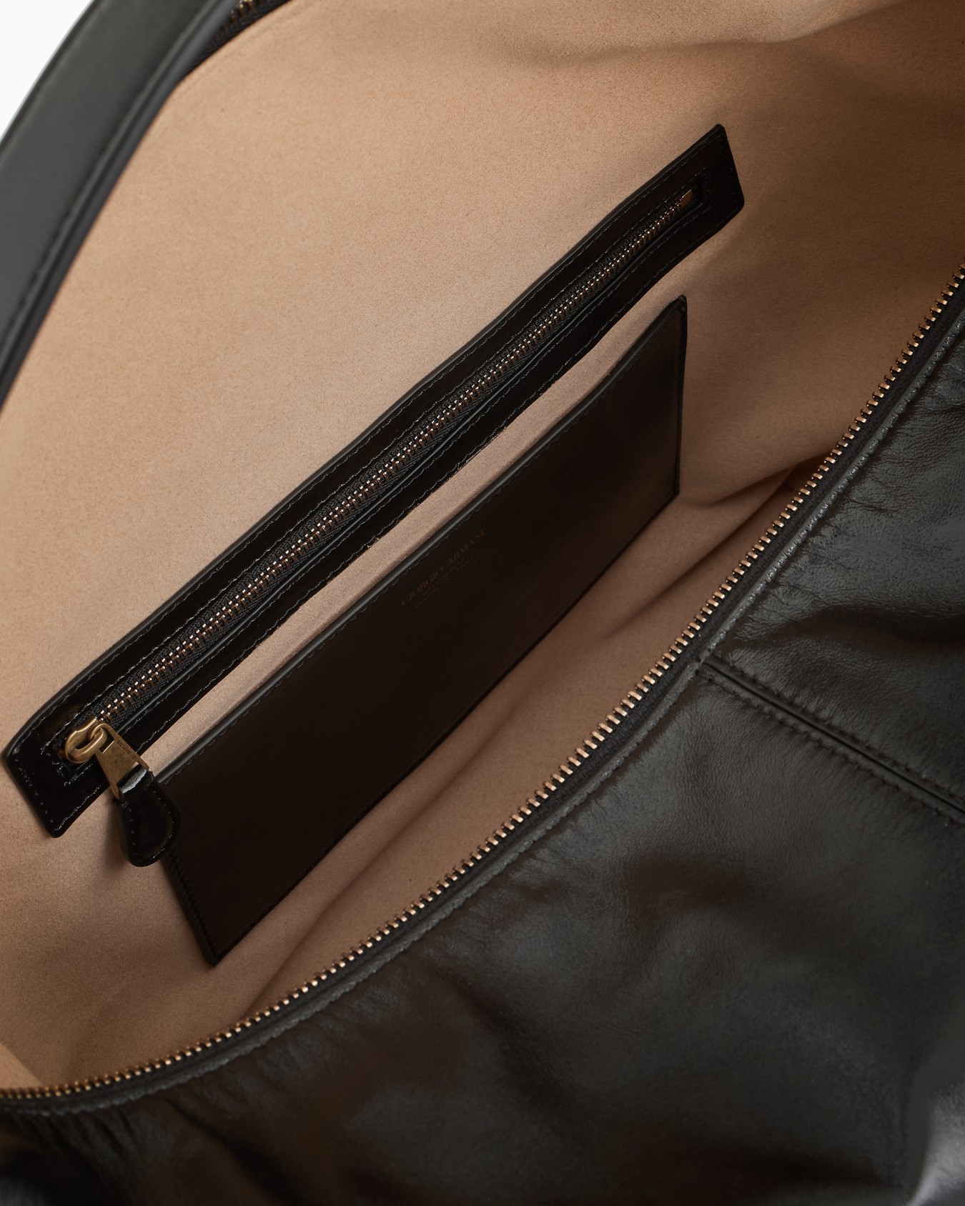 ジョルジオ アルマーニ ラ プリマ ソフト ホーボーバッグ パテントナッパレザー ラージ スライドする 3