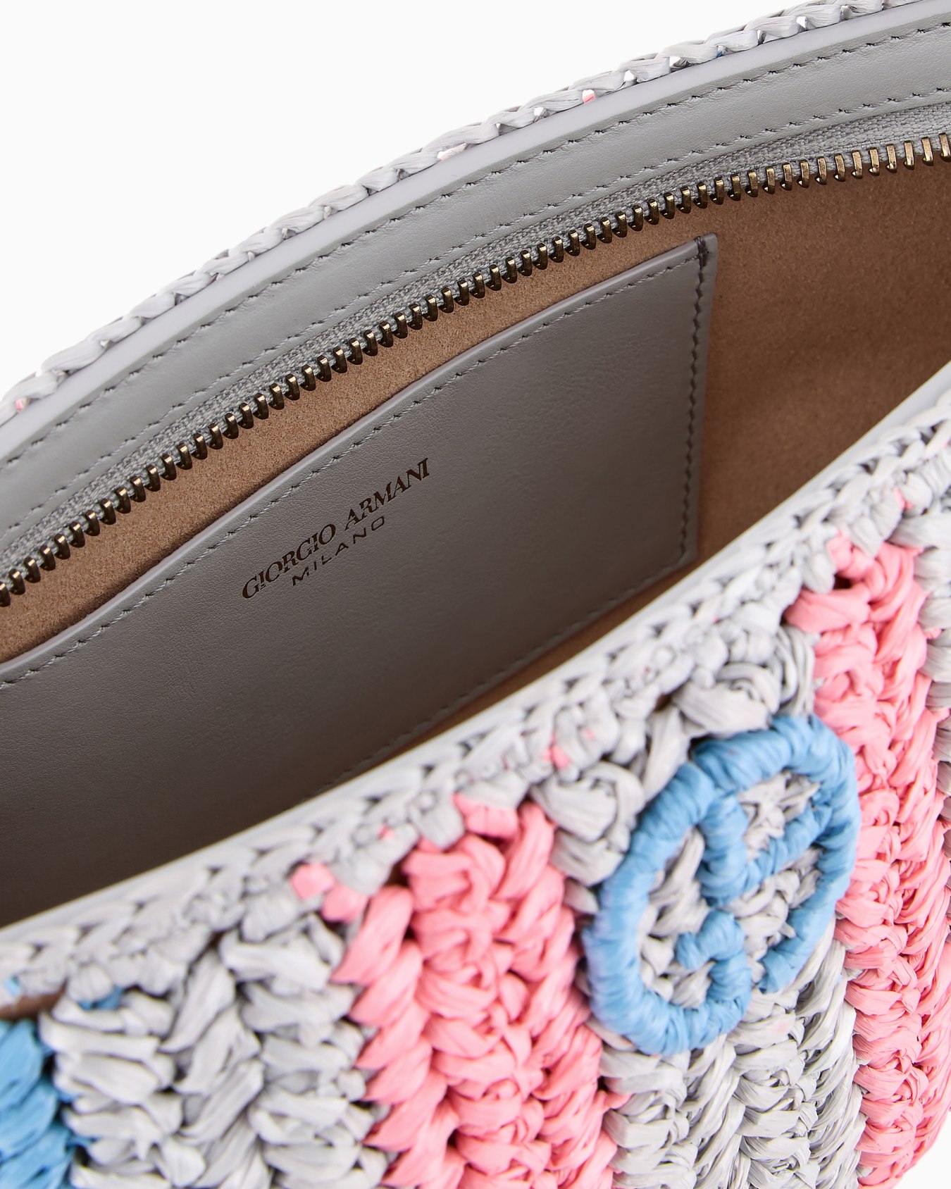 la Prima small shoulder bag in woven raffia Slide 3
