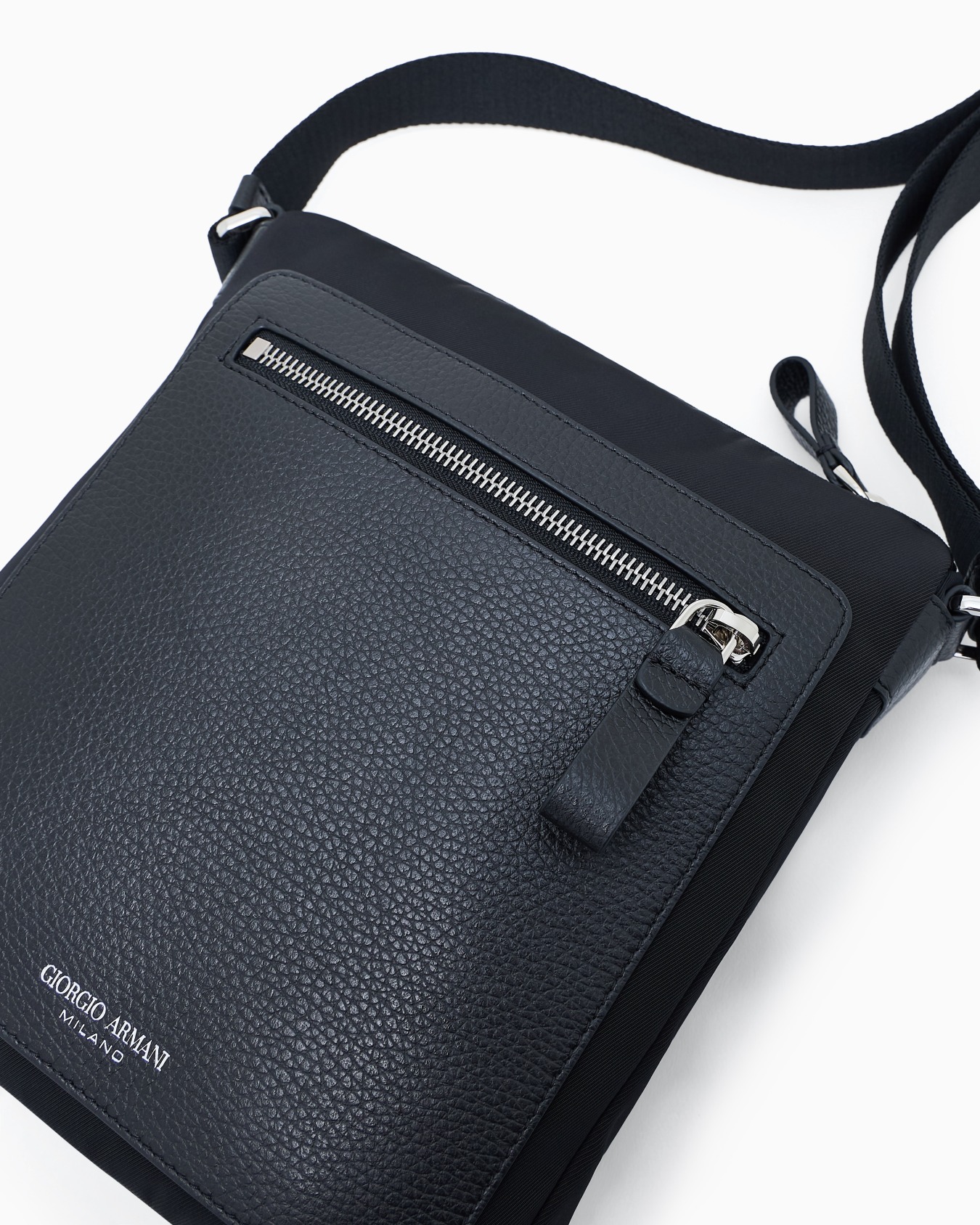 ASV crossbody bag in nylon and pebbled leather Slide 4