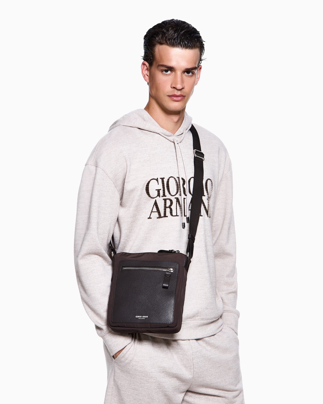 ASV crossbody bag in nylon and pebbled leather Slide 5