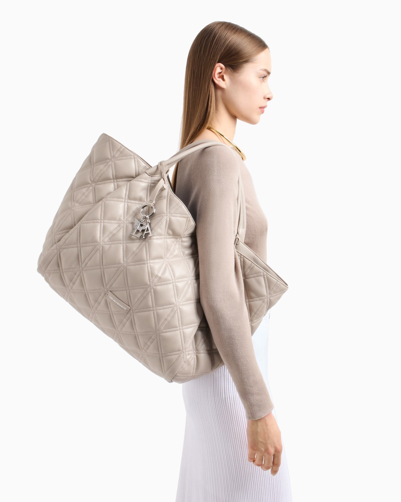 Quilted nappa leather-effect oversized shopper bag Slide 6
