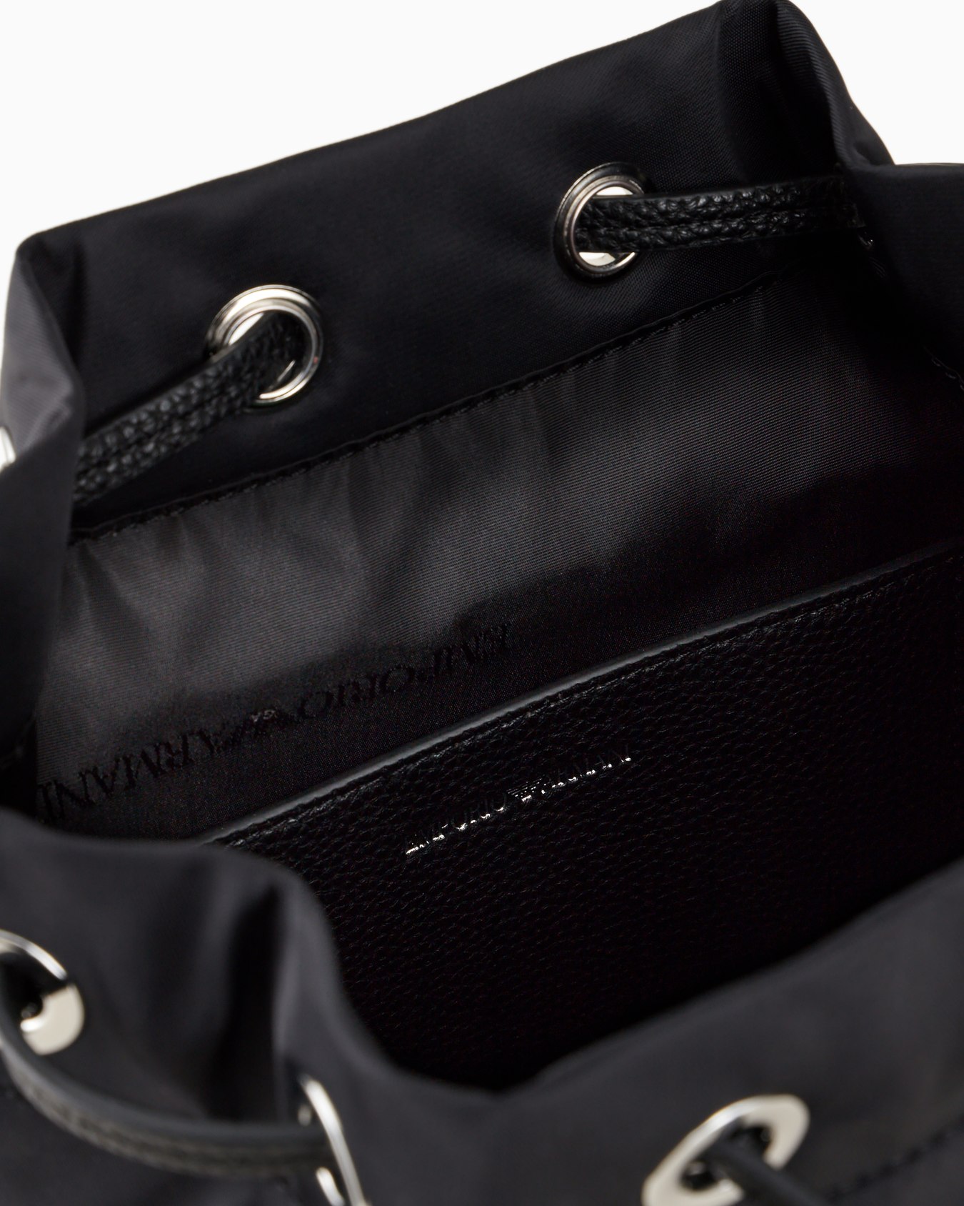 Bolso cubo de nailon reciclado Travel Essential Diapositiva 3