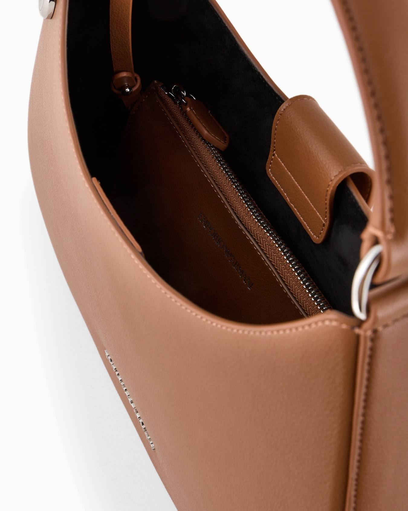 ASV Hobo-Tasche aus mikrogenarbtem recyceltem Leder Folie 3