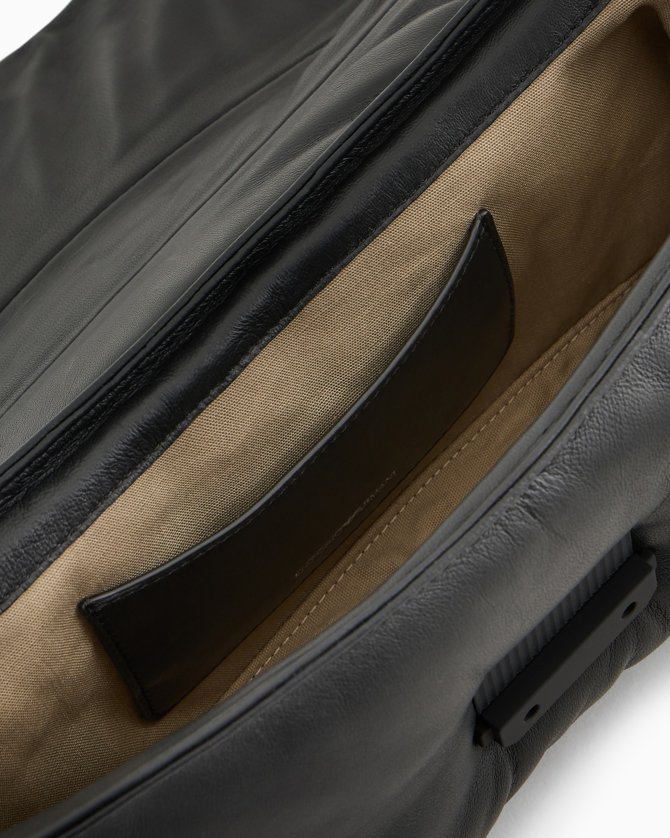 Maxi borsa a spalla in nappa puffy Slide 3