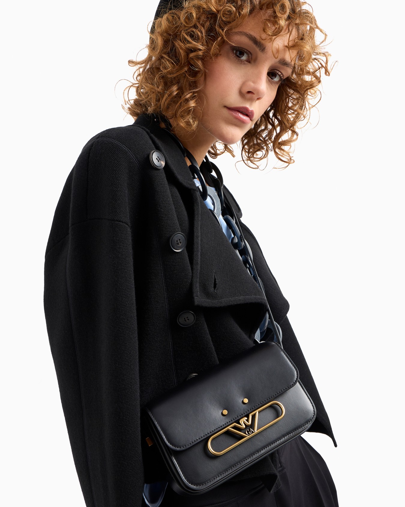 Smooth leather shoulder bag with metal eagle logo Slide 5