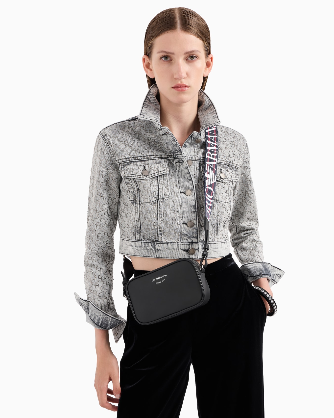 ASV crossbody camera case in ecological leather Slide 5