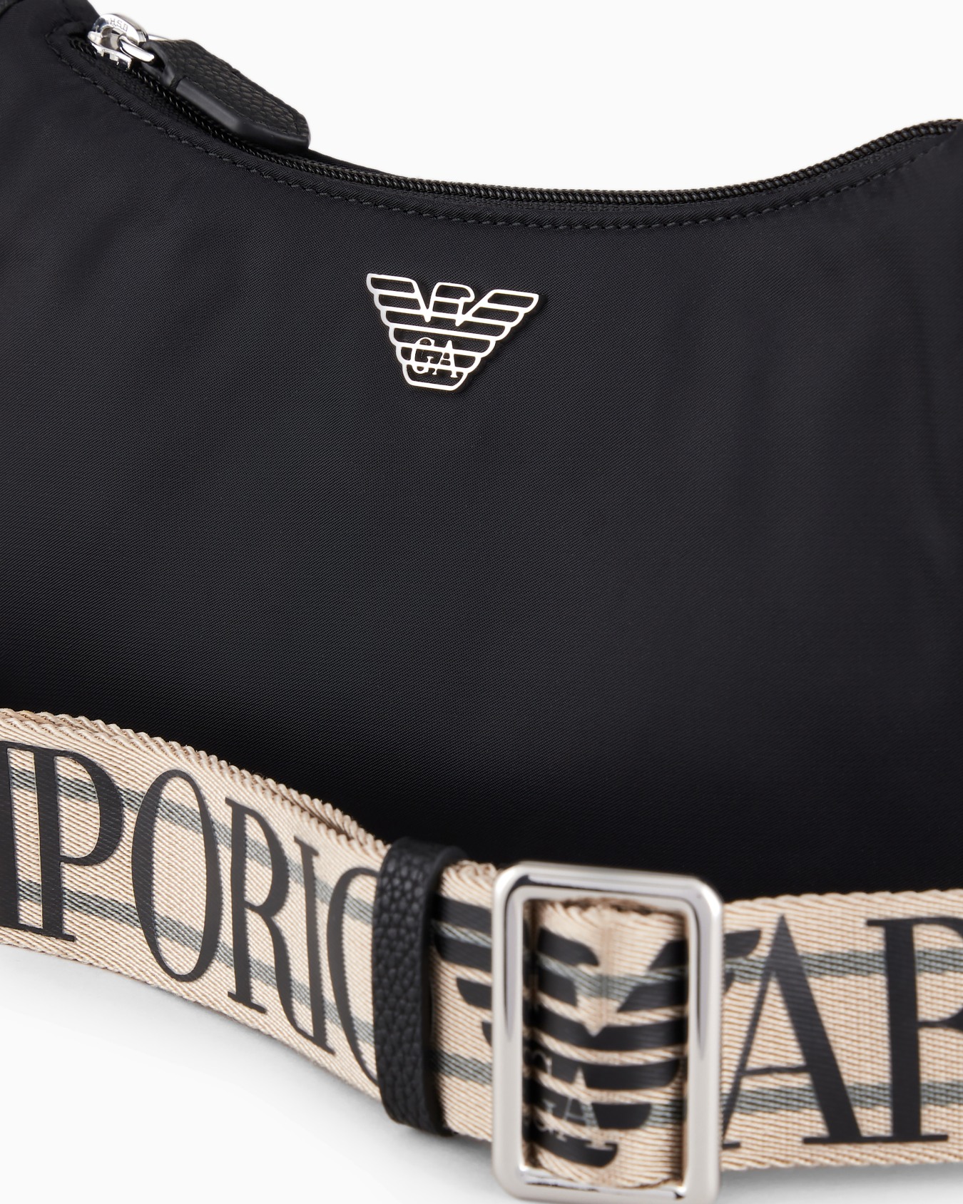 Travel Essential recycled-nylon bag Slide 4