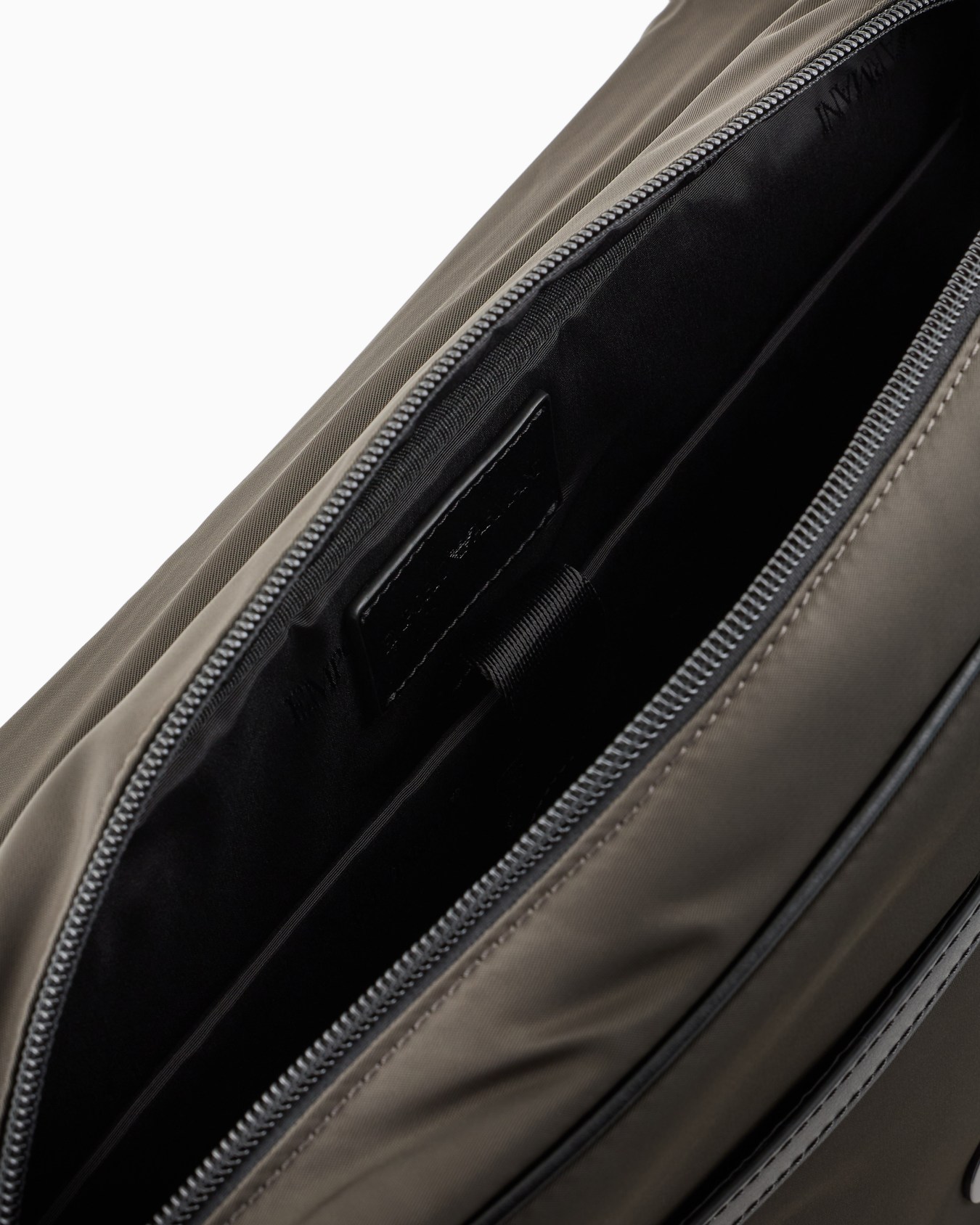 ASV recycled nylon messenger bag Slide 3