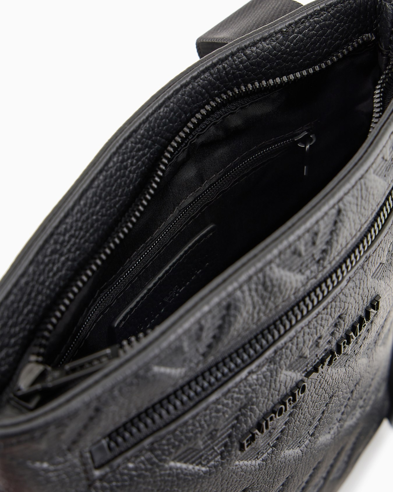 Bolso bandolera plano de piel con motivo de águila en relieve Diapositiva 3