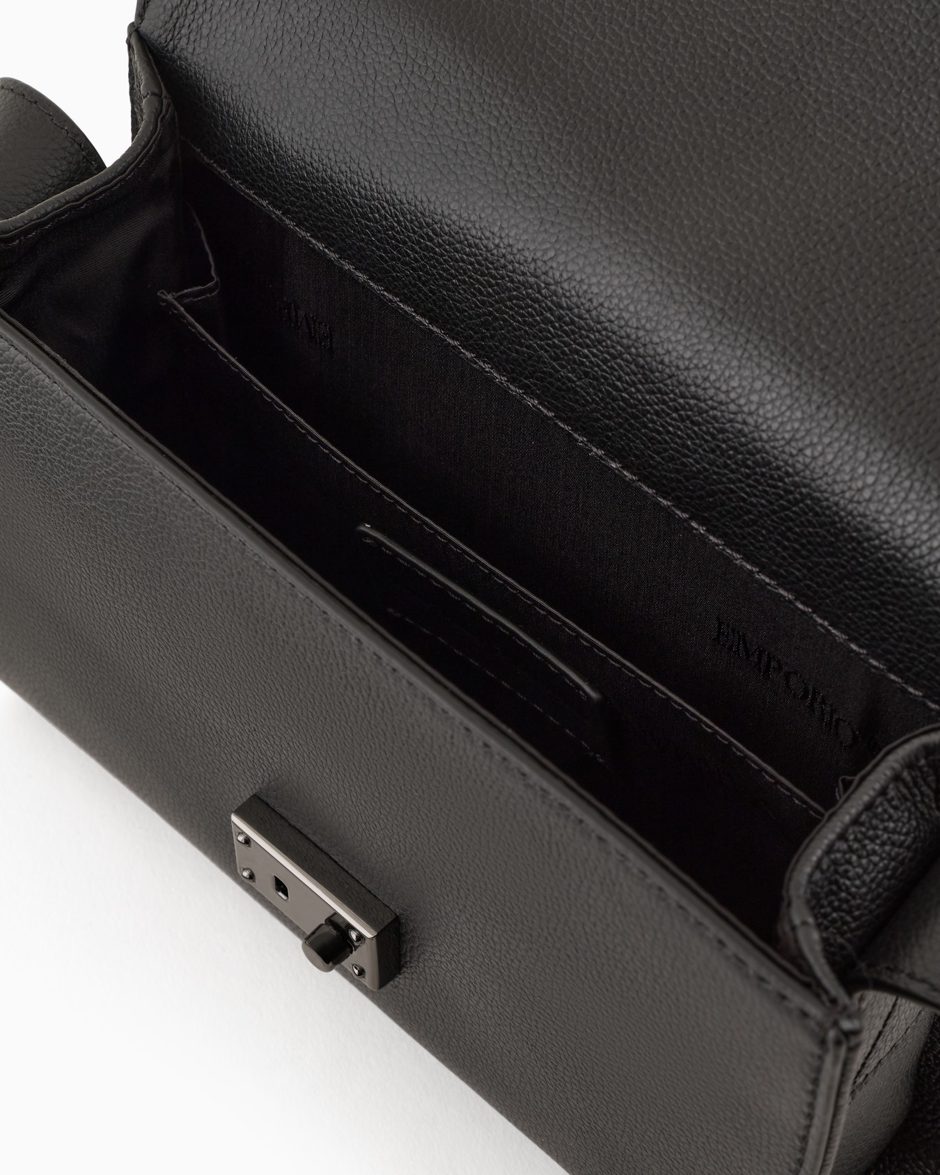 Sac à bandoulière en cuir martelé avec rabat Diapositive 3