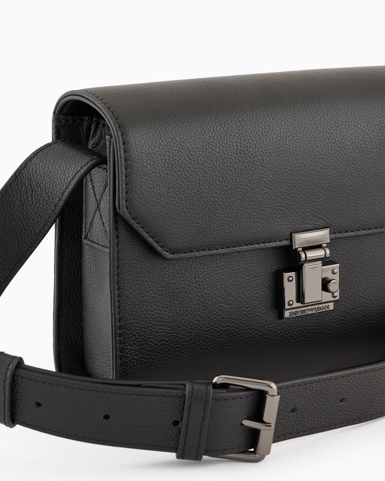 Sac à bandoulière en cuir martelé avec rabat Diapositive 4