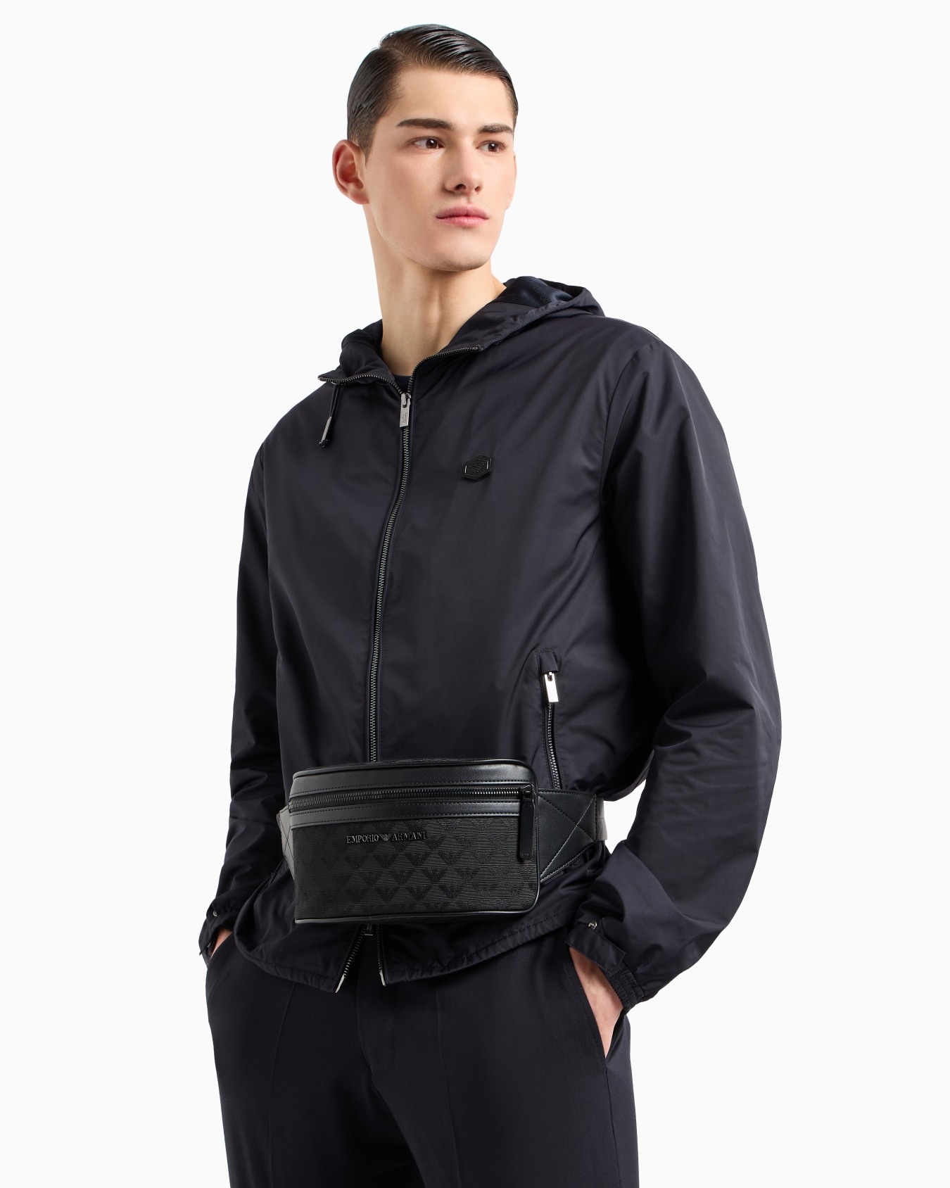 Sac banane en nylon jacquard avec aigle all over Diapositive 5