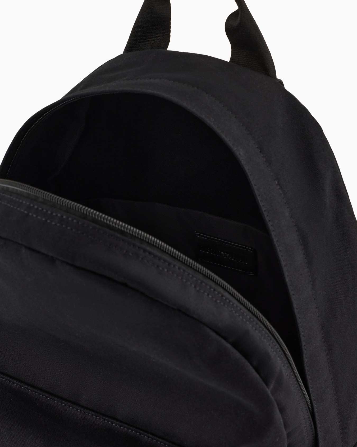 Round canvas backpack Slide 3