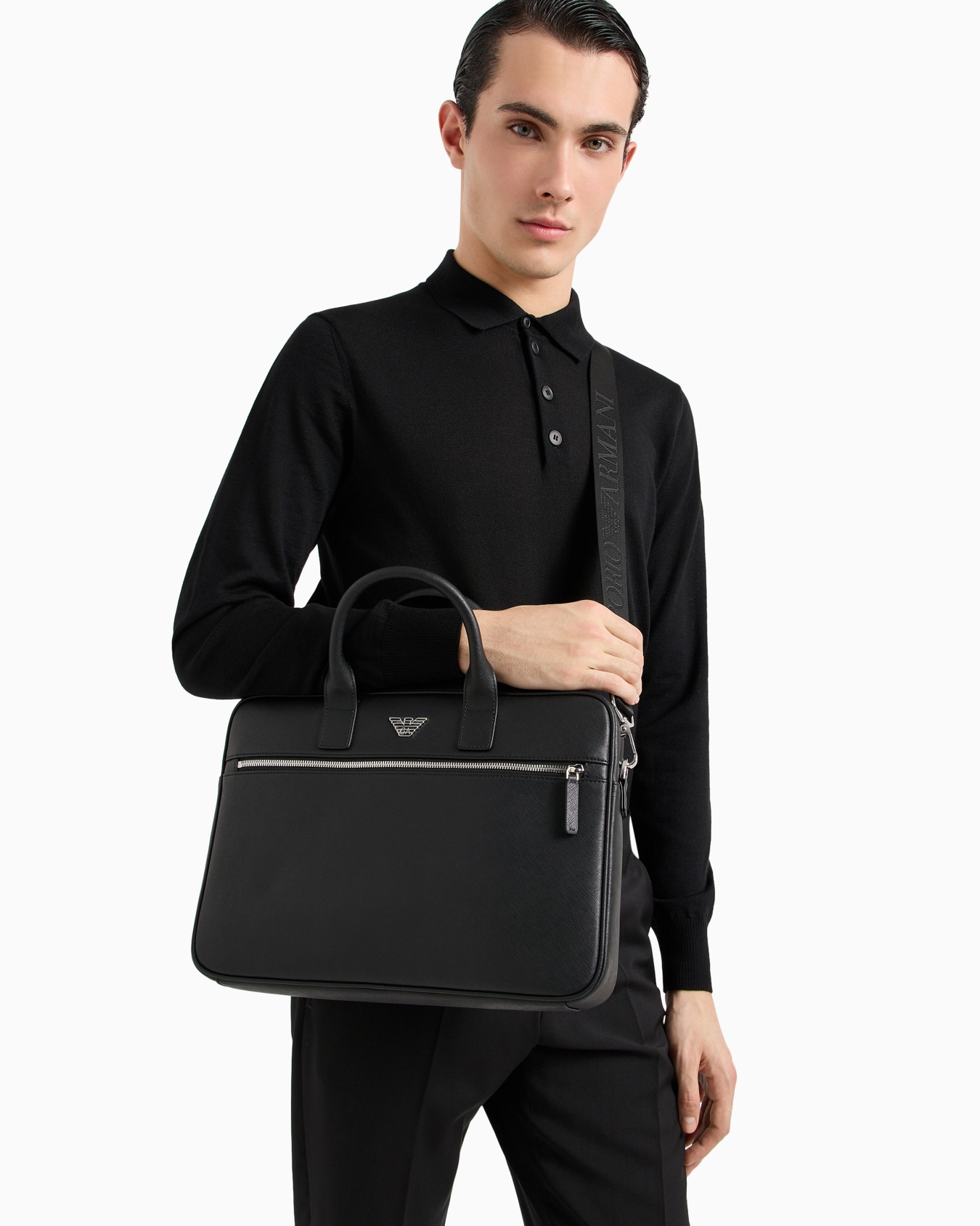 Bolso modelo business de piel saffiano regenerada con placa de águila ASV Diapositiva 6
