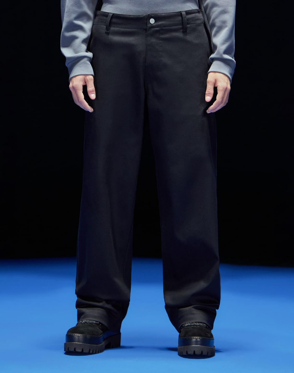 pantalon-chino-en-coton-mlang-capsule-black-blue-asv-noir--emporio-armani