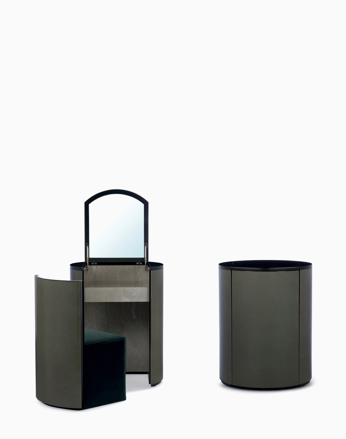 antoinette-coiffeuse-in-limited-edition-green--armani-casa