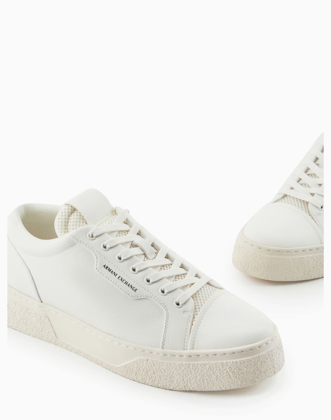 Oversized sneakers with contrasting inserts