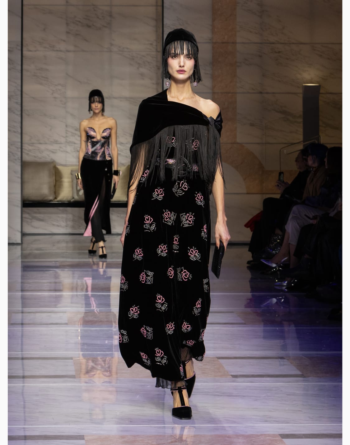 tuta-bustier-in-velluto-con-ricami-floreali-fantasia--giorgio-armani