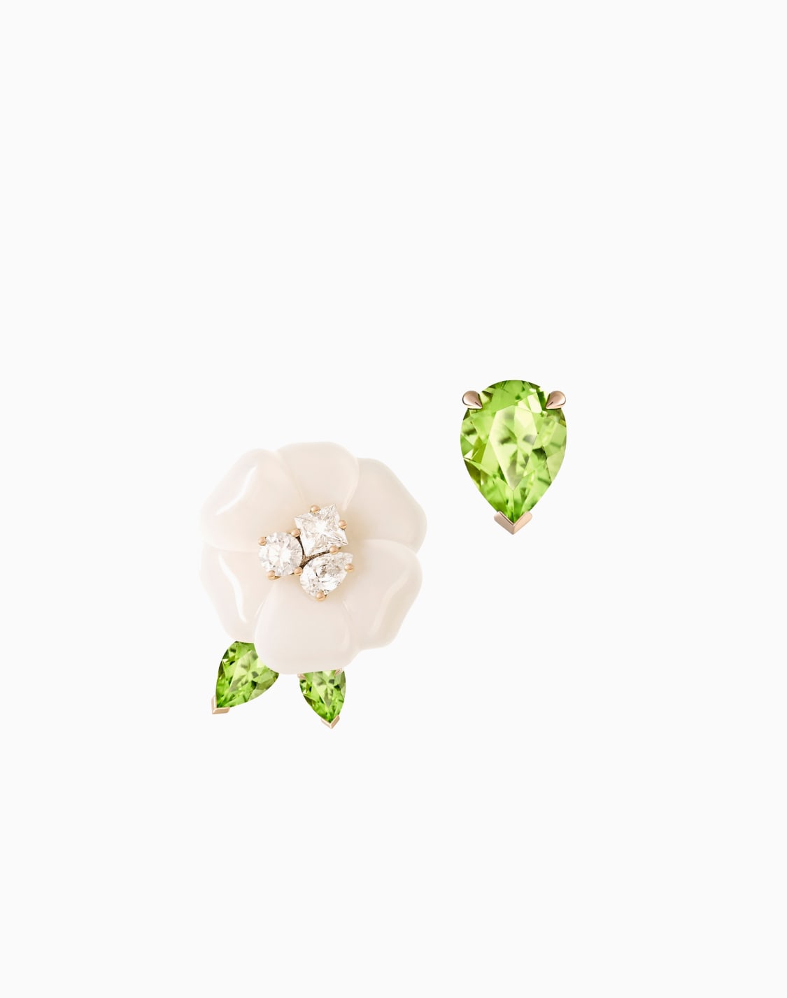 blanche-18k-gold-earrings-with-white-agate-diamonds-and-peridot-green--giorgio-armani