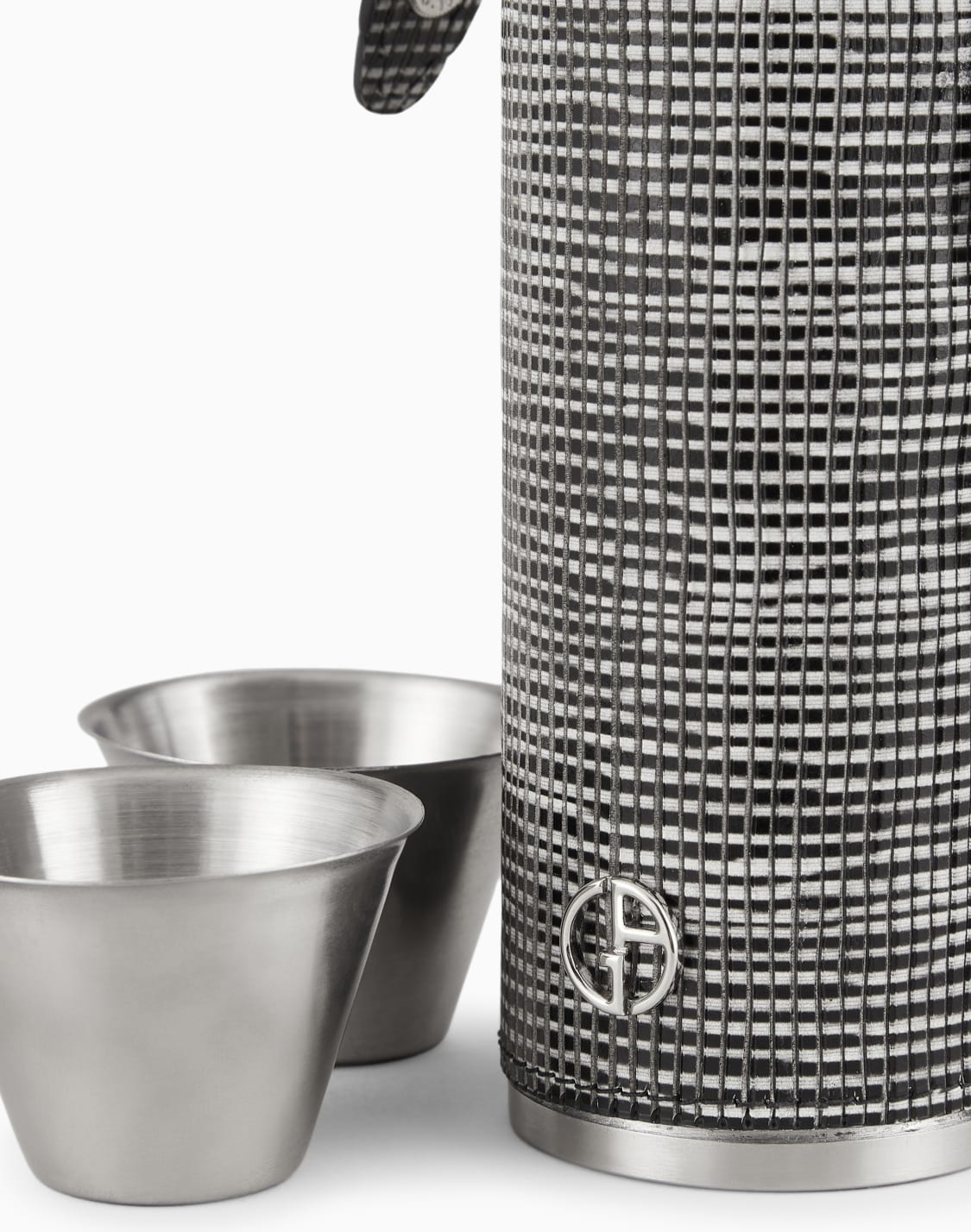 sambuco-bottle-with-glasses-silver--armani-casa