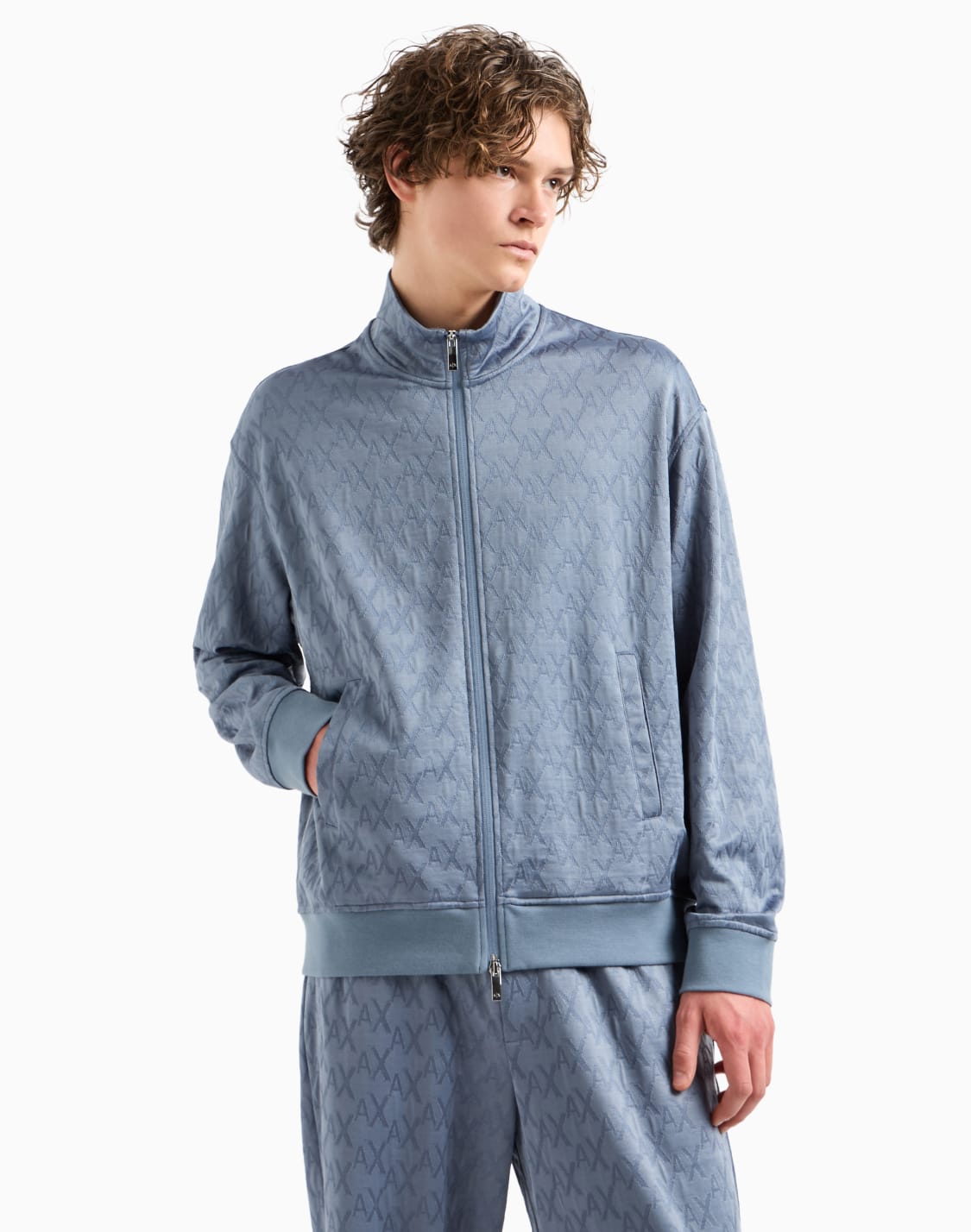 sudadera-con-cremallera-en-tejido-monogram-tono-sobre-tono-celeste--armani-exchange
