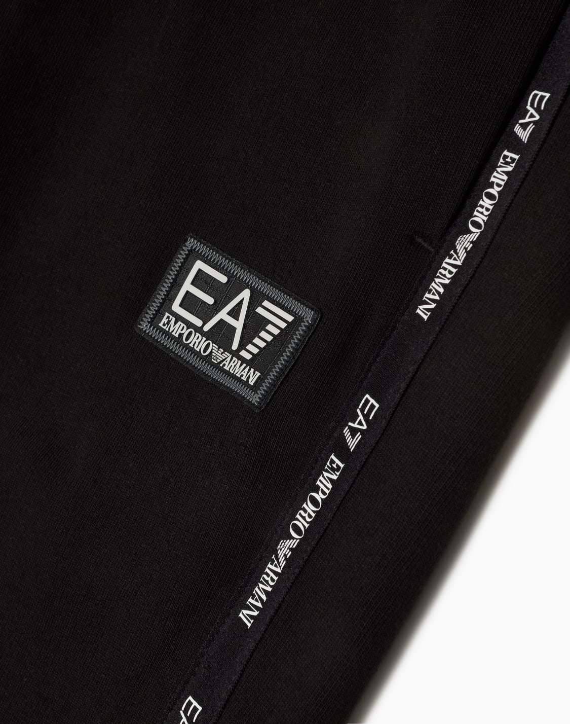 cotton-logo-series-boy-joggers-black--ea7