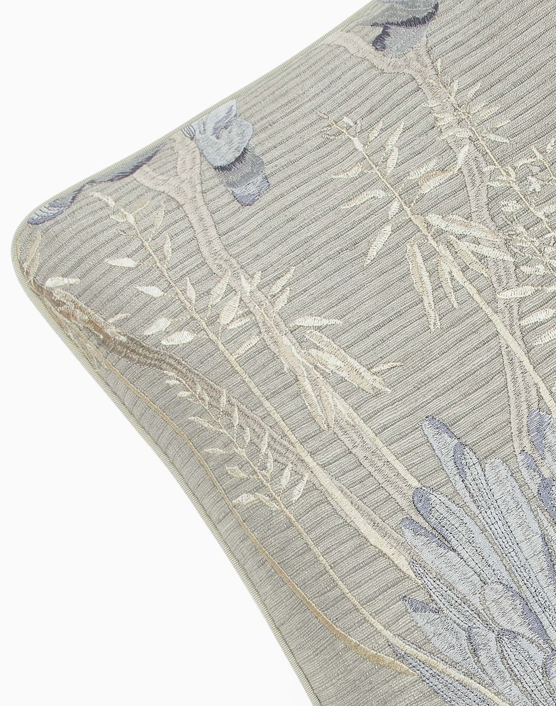 decorative-cushions-silver--armani-casa