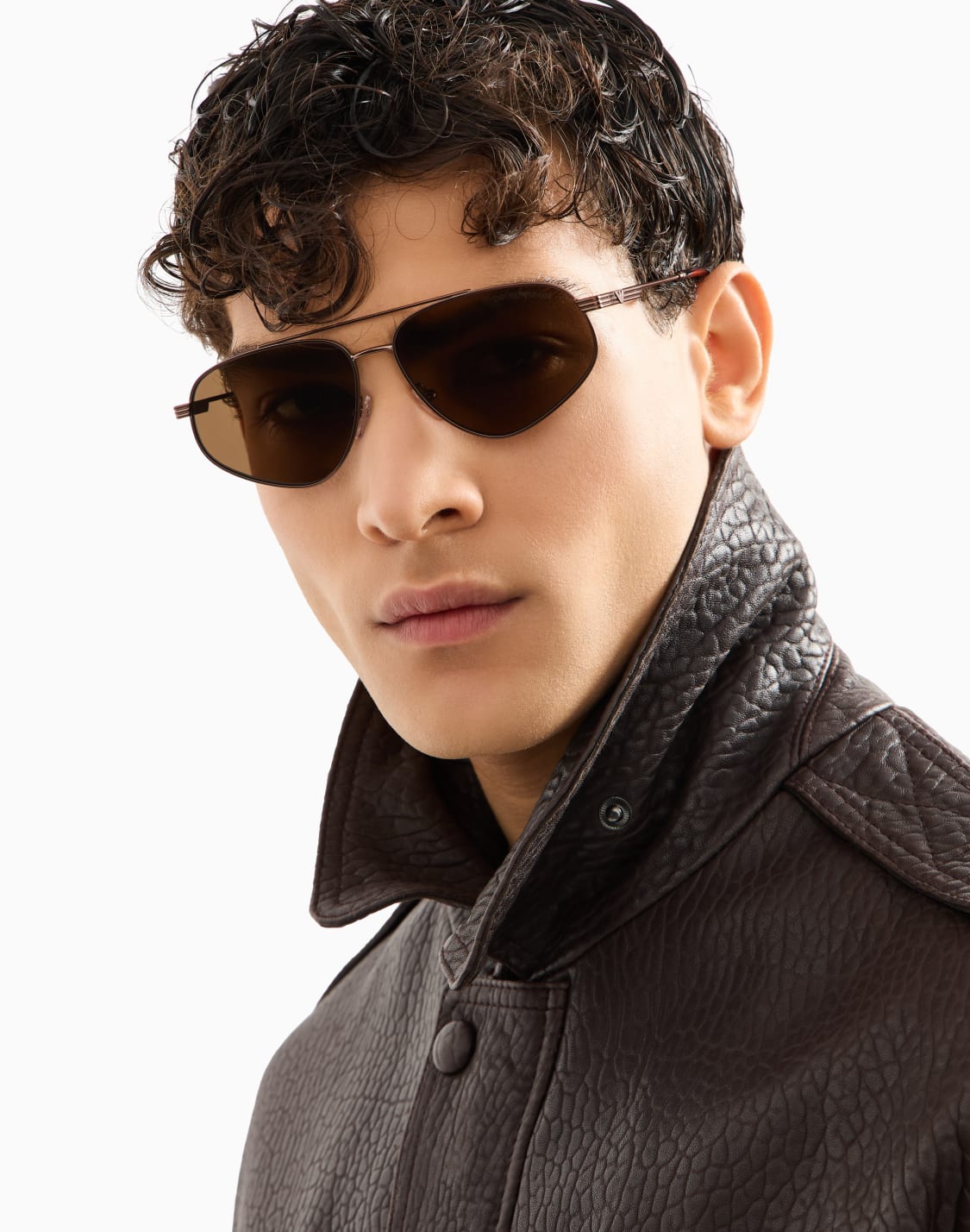 lunettes-de-soleil-pour-homme-forme-aviateur-marron--emporio-armani