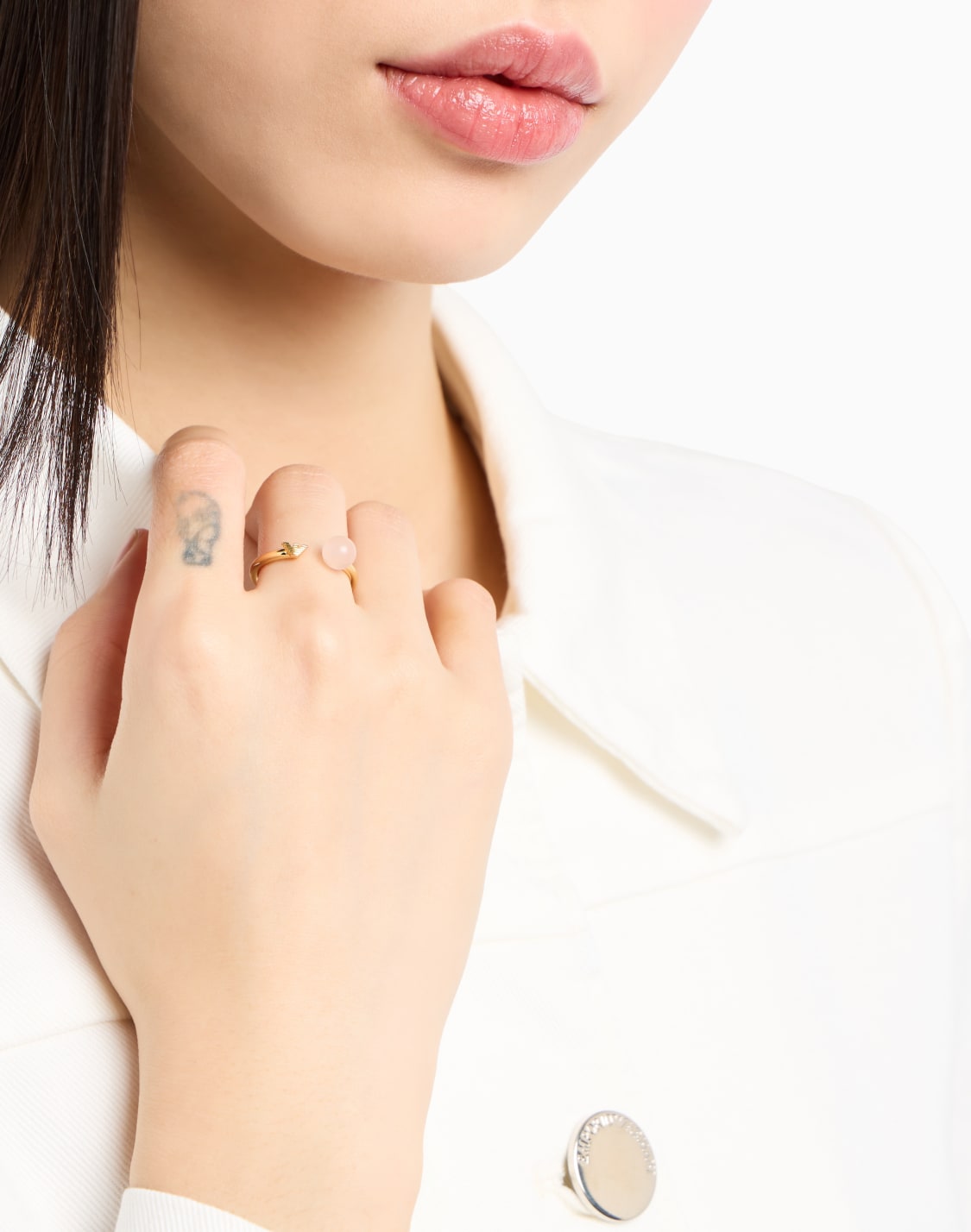 ring-mit-zentralem-punkt-aus-goldfarbenem-messing-mehrfarbig--emporio-armani