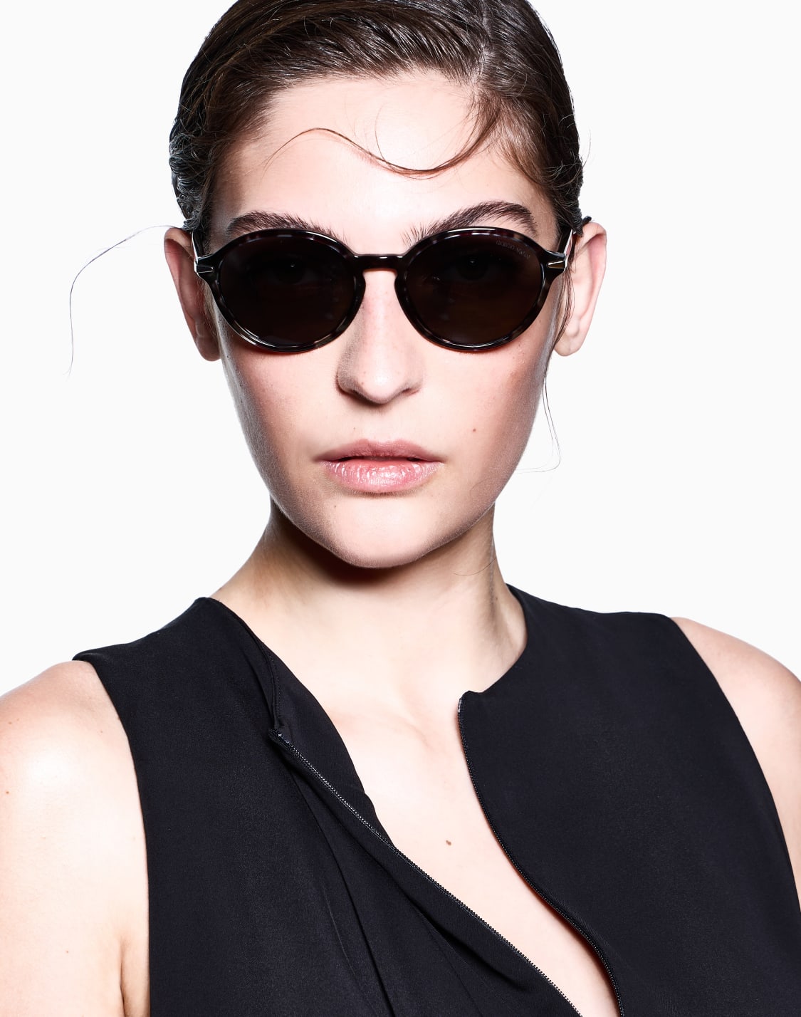 oval-womens-sunglasses-grey--giorgio-armani