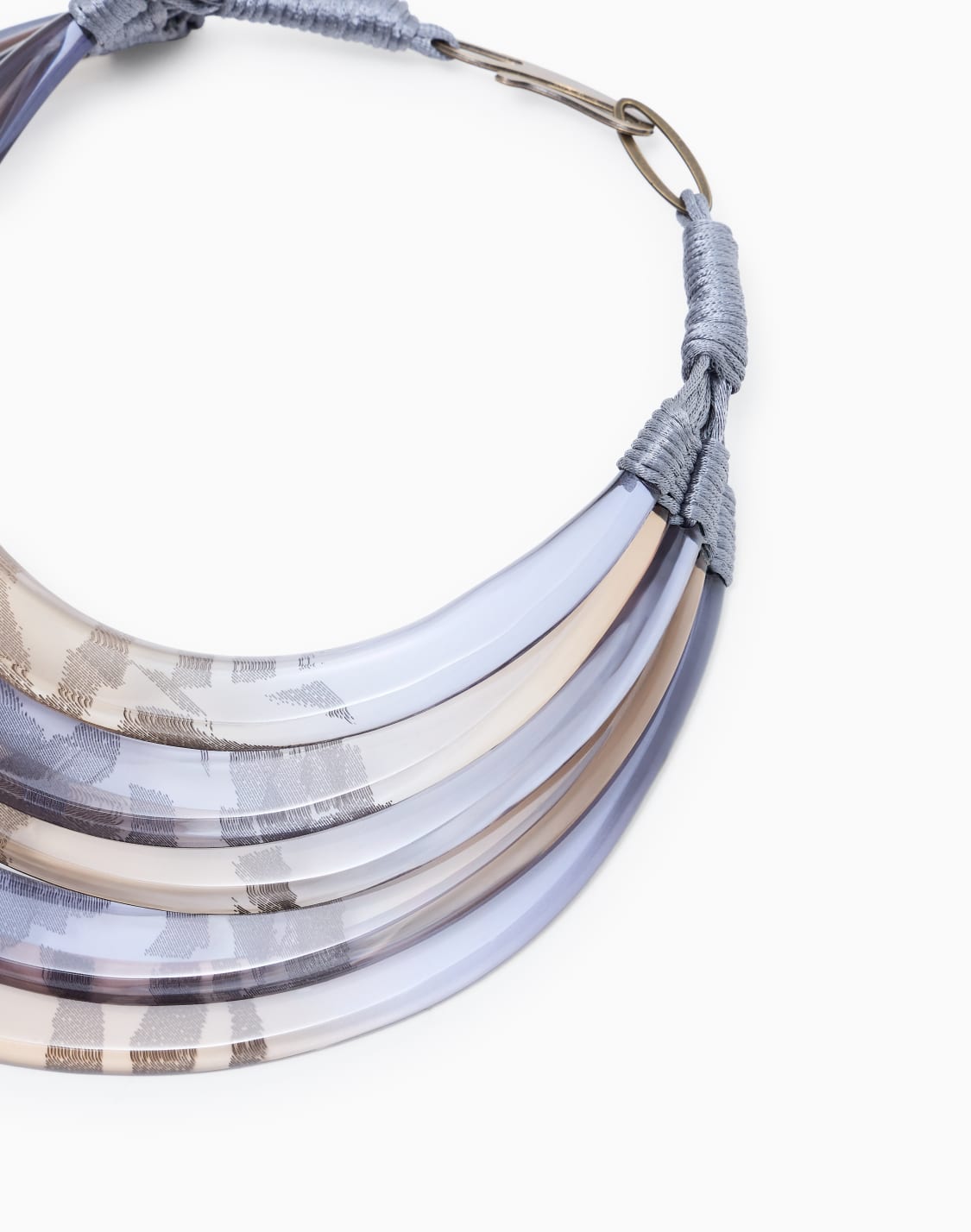 collana-girocollo-con-elementi-trasparenti-blu--giorgio-armani