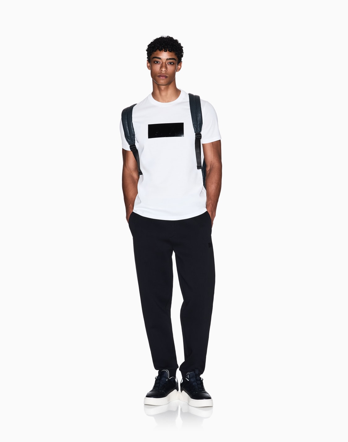camiseta-de-corte-regular-con-estampado-de-logotipo-en-vinilo-blanco--armani-exchange