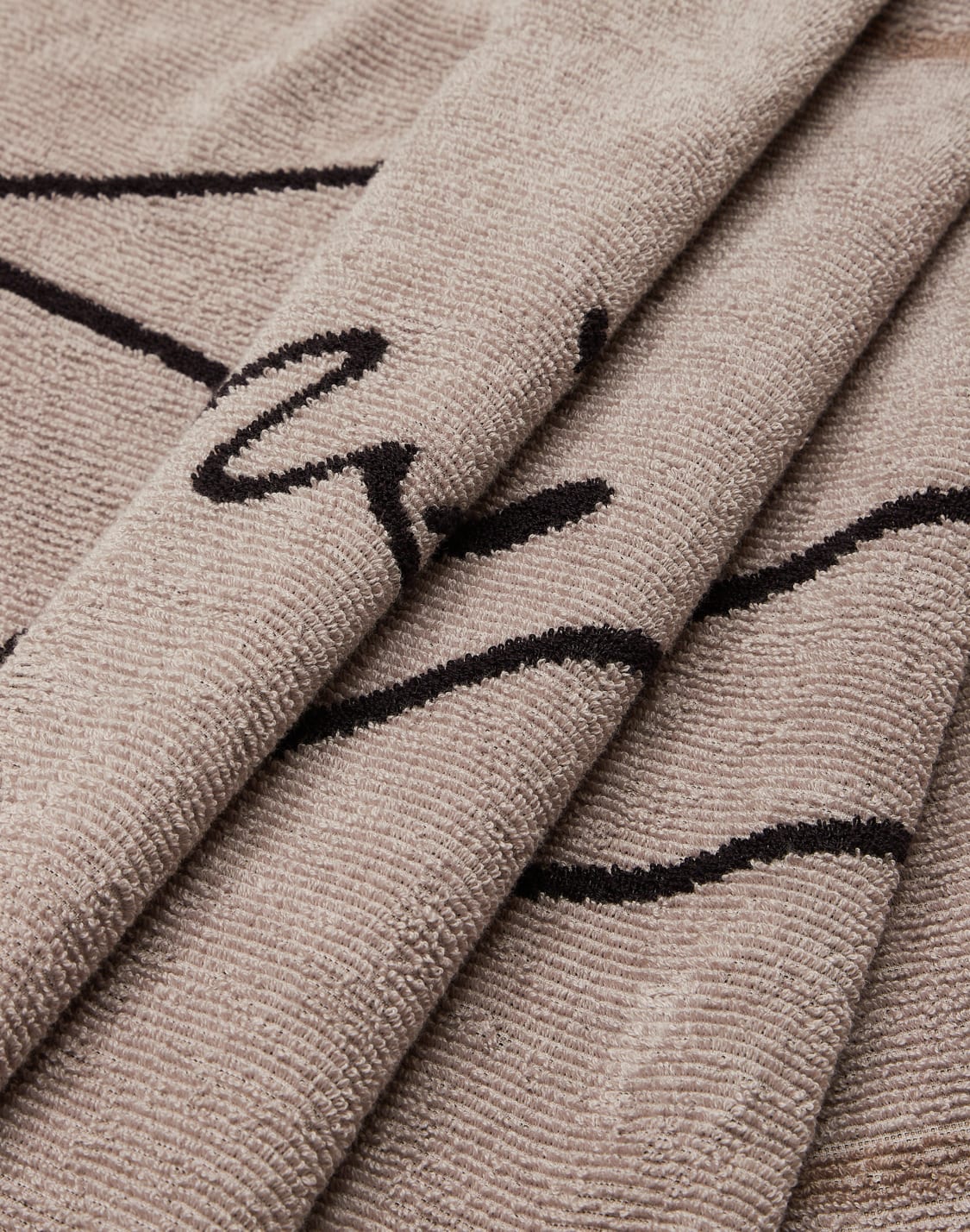 telo-mare-in-cotone-jacquard-beige--giorgio-armani