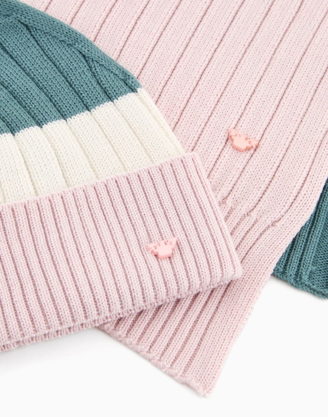virgin-wool-blend-beanie-and-scarf-set-pink--emporio-armani