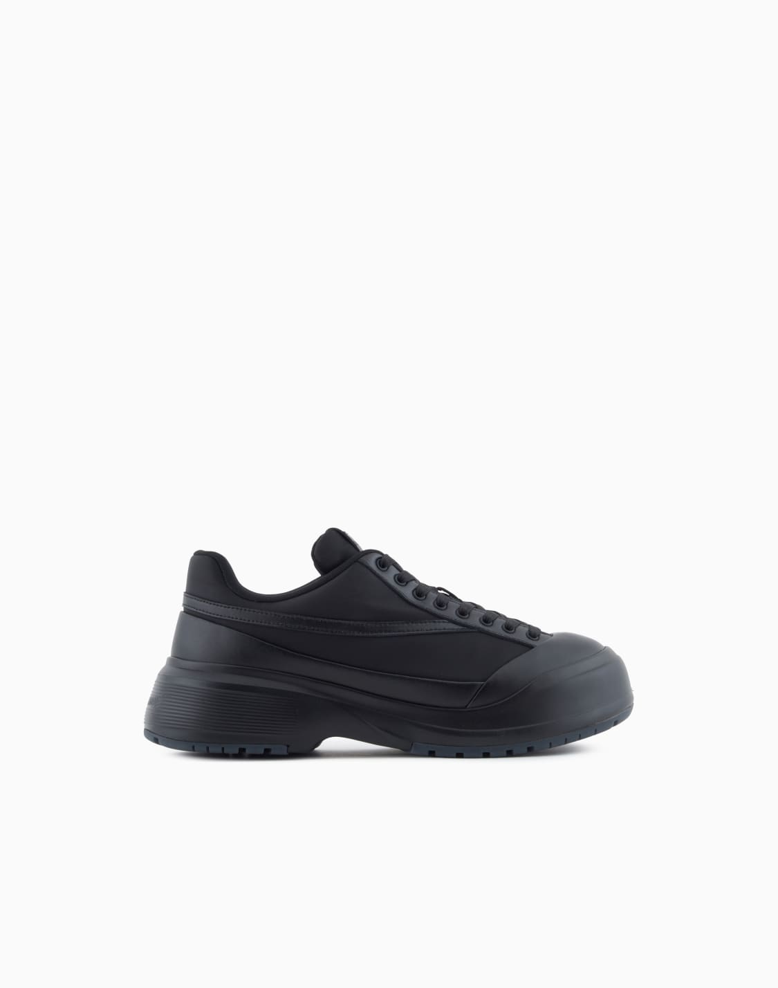deportivas-de-nailon-y-piel-negro--emporio-armani
